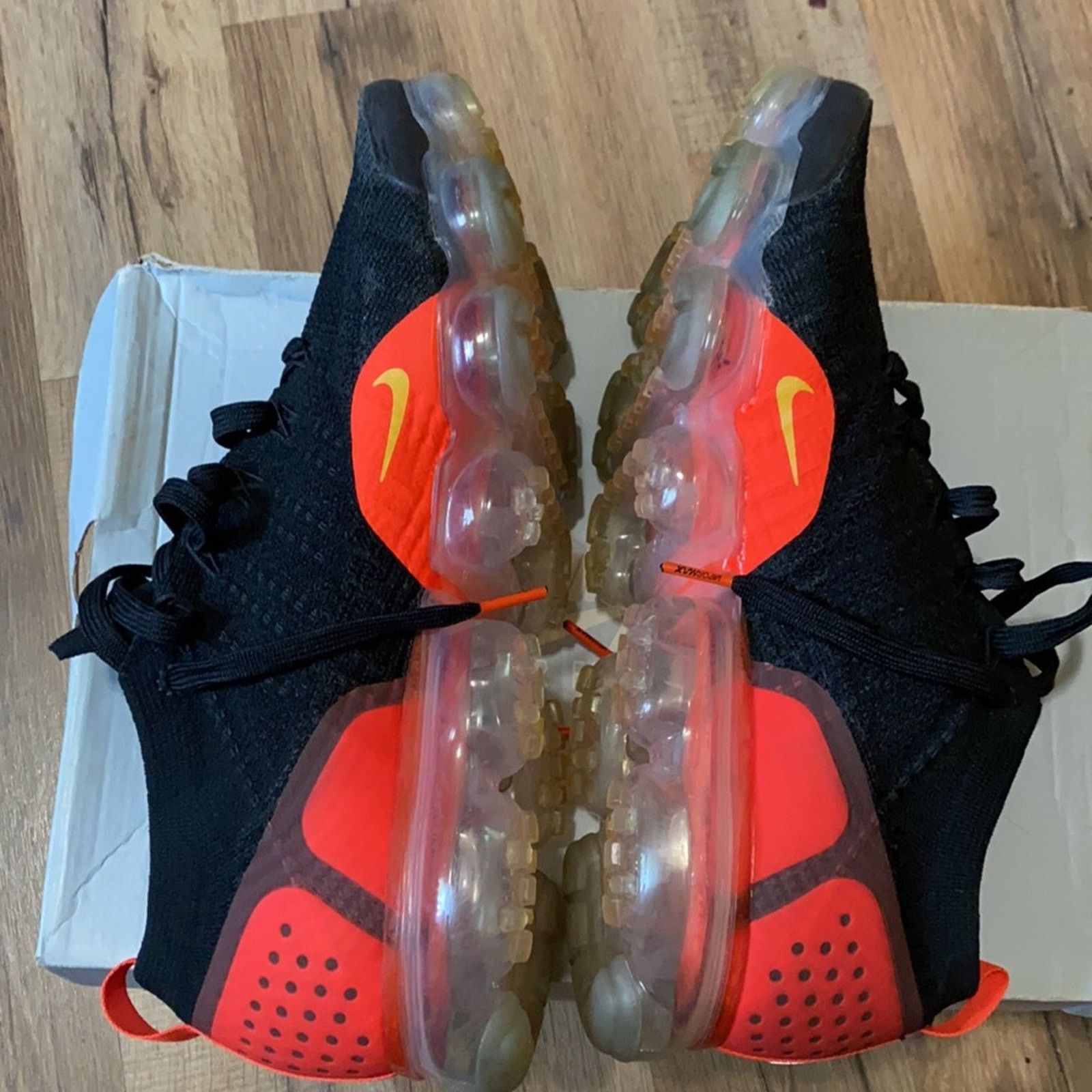 Nike Nike vapormax flyknit 2 black laser orange total crimson Size US 11 / EU 44 - 6 Thumbnail