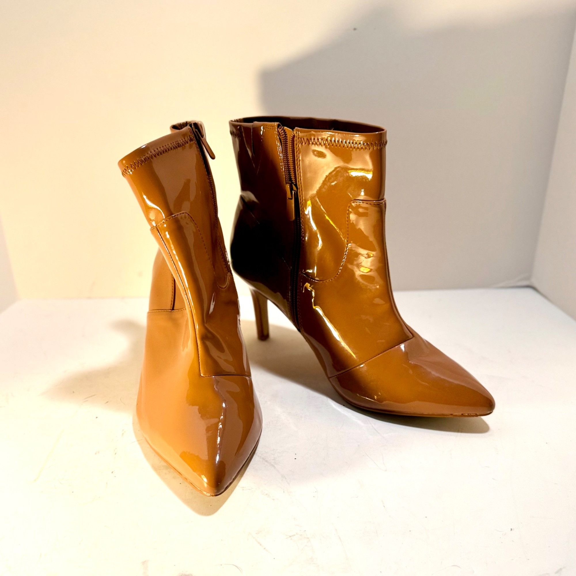 Torrid Tan 10.5WW Patent Leather Ankle Boots W Pointed Toe Size US 10.5 / IT 40.5 - 1 Thumbnail