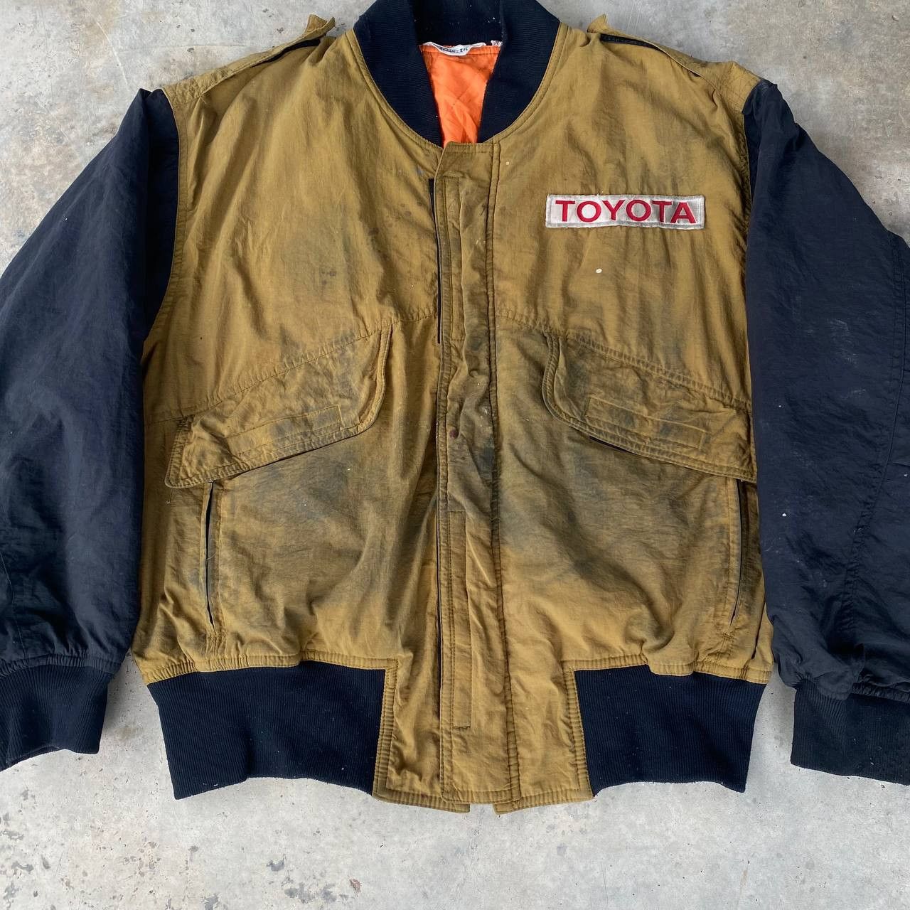 Vintage RARE VTG 90S TOYOTA JAPAN BOMBER JACKET DIRTY WORN DISTRESS Size US M / EU 48-50 / 2 - 14 Thumbnail