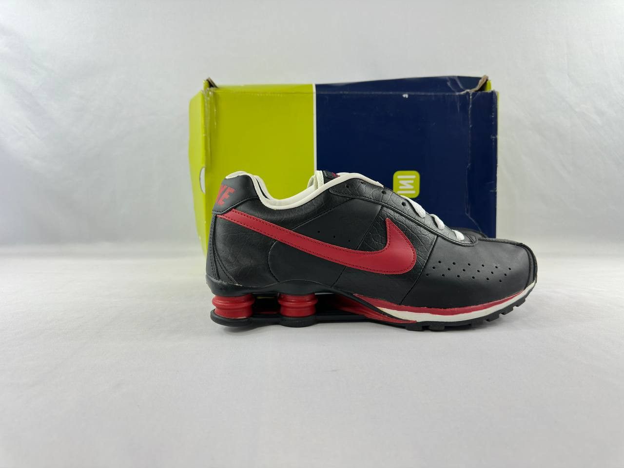 Nike Nike Shox 2004 ‘Triple Threat’ Size US 13 / EU 46 - 1 Thumbnail