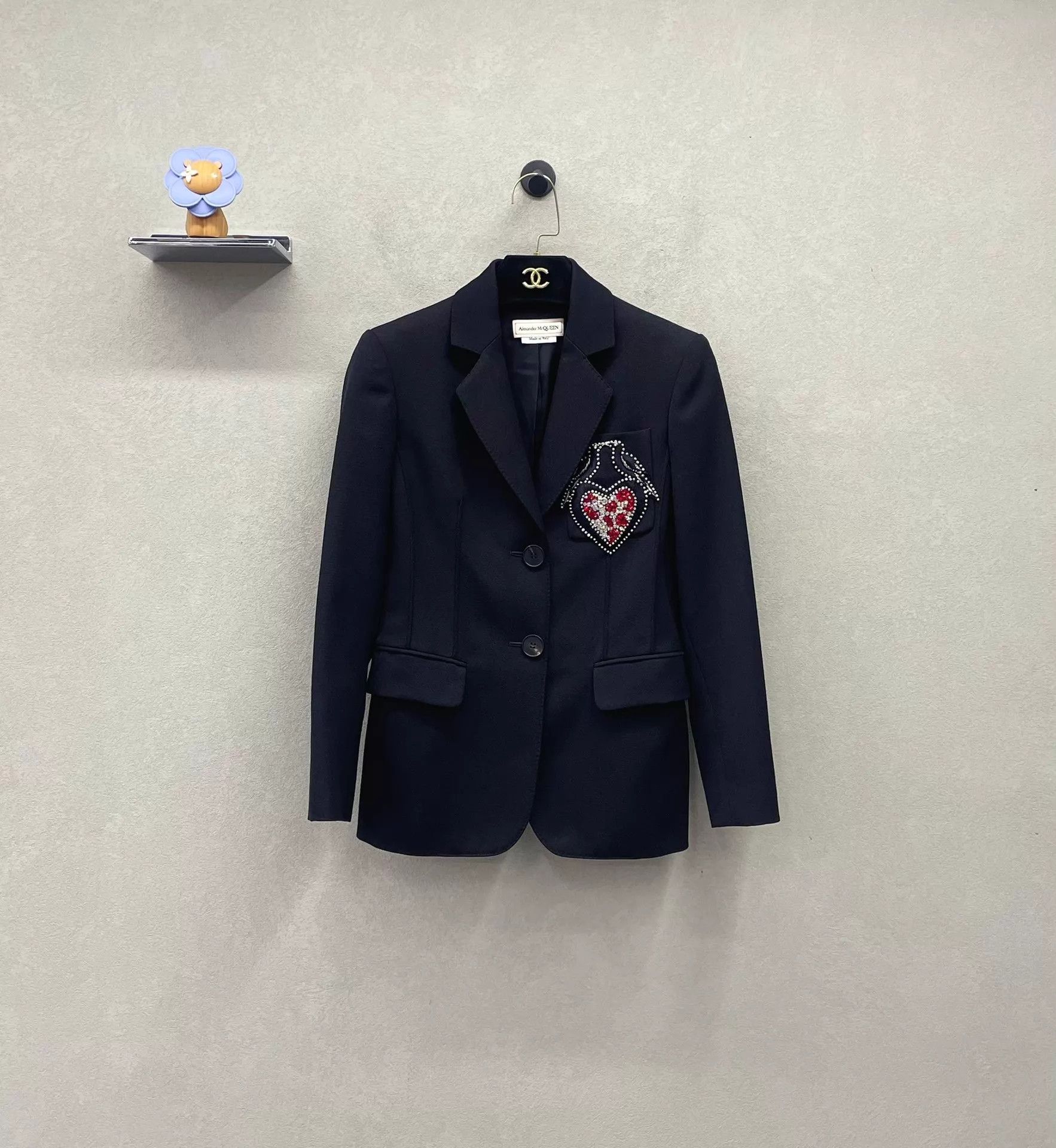 Alexander McQueen Alexander McQueen Black Pocket Heart Embroidered Blazer 36 Size XS / US 0-2 / IT 36-38 - 1 Thumbnail