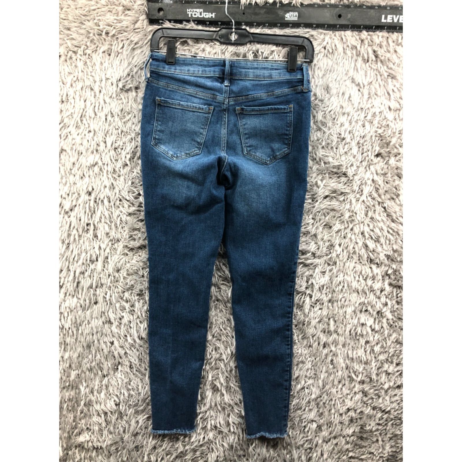 Old Navy Old Navy Rockstar Skinny Jeans Size 4 Womens Medium Wash Blue Raw Hem Jeans Regular 27in Inseam 5-Pocket Denim Cotton Zip Button Logo Size 27" / US 4 / IT 40 - 5 Thumbnail