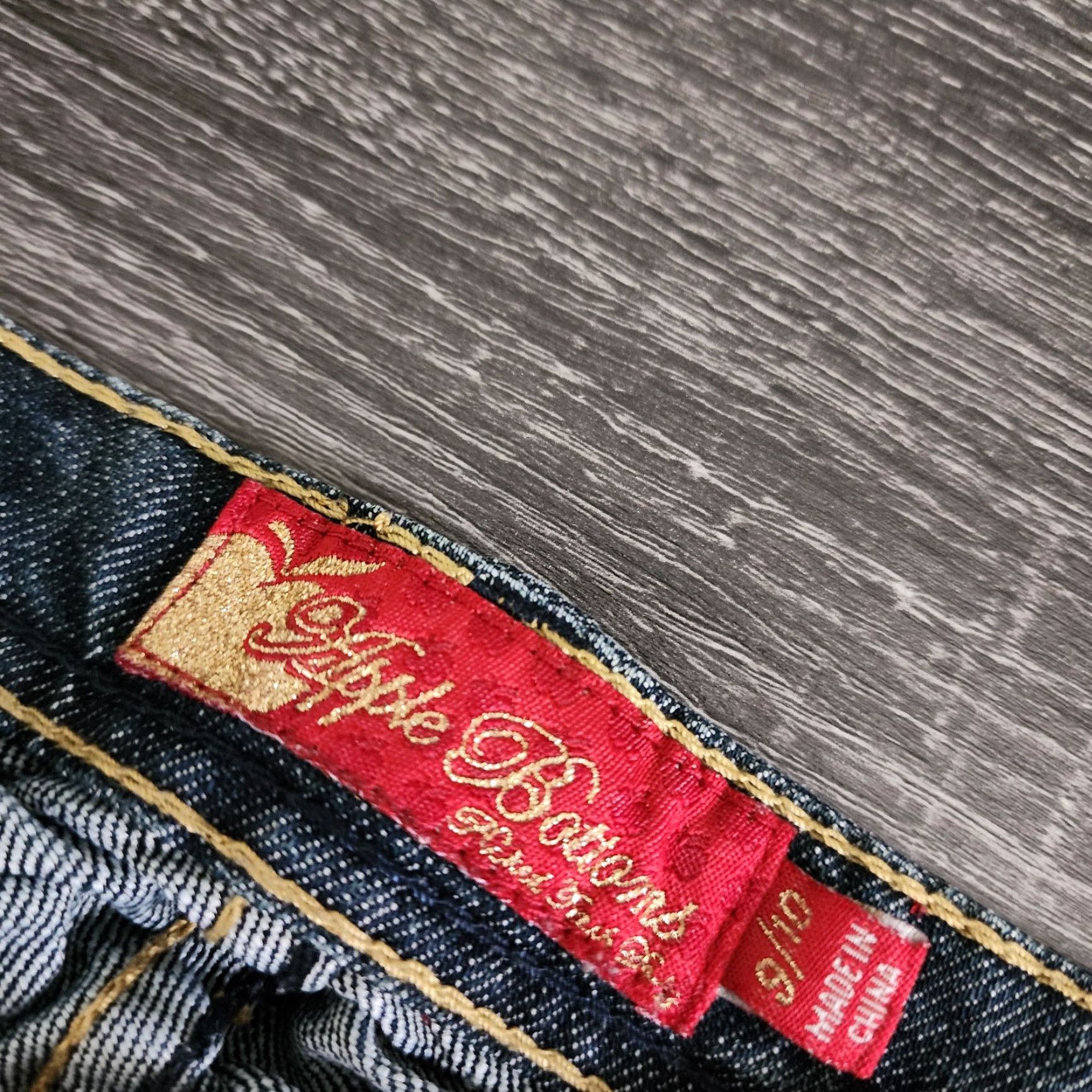 Vintage VINTAGE Apple Bottoms Jeans Women Long 32x33 Distressed Studded Dark Wash 9/10 Blue Straight Mens? Wait. Size 24" / US 00 / IT 34 - 5 Thumbnail