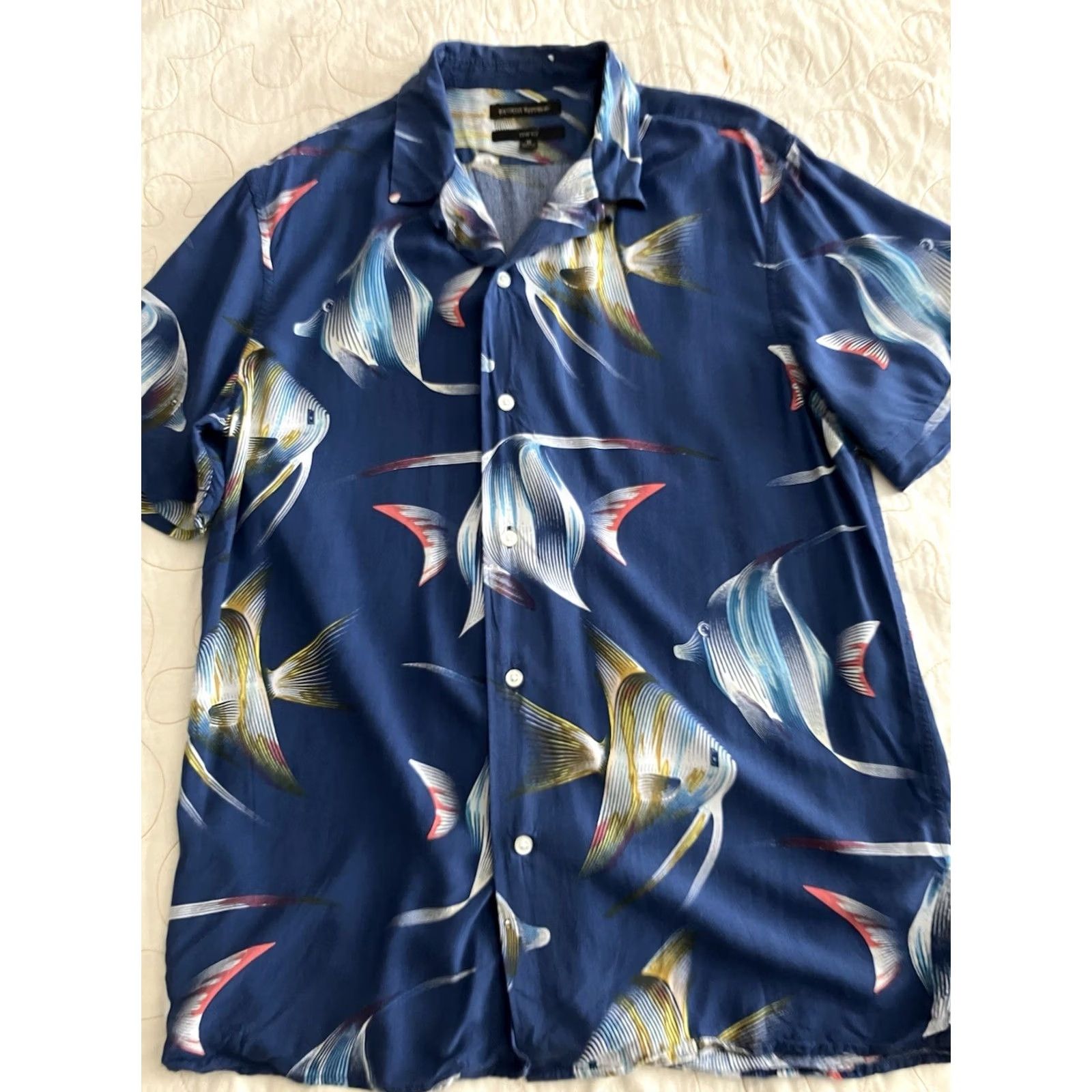 Banana Republic VINTAGE Banana Republic Shirt Mens M Blue Angel Fish All Over Print Slim Fit Rayon Beach Size US M / EU 48-50 / 2 - 2 Thumbnail