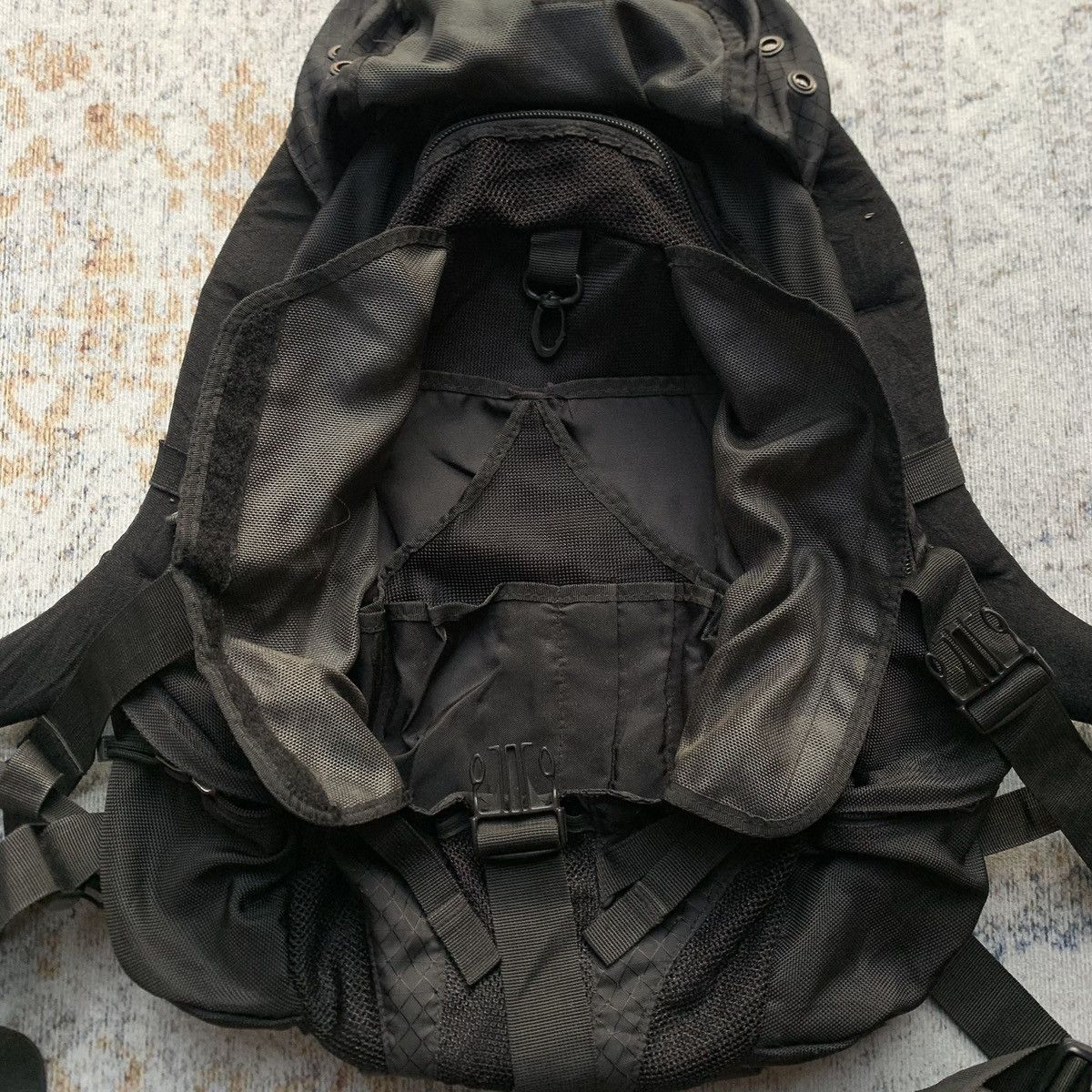 Oakley Vintage Rare Oakley Icon Backpack 2.0 Black - Y2K Bag Size ONE SIZE - 7 Thumbnail