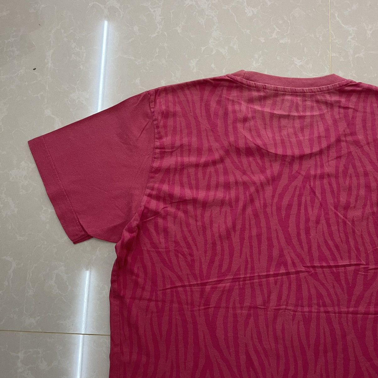 One Piece Doflamingo One Piece Character Uniqlo Anime T Shirt Size US L / EU 52-54 / 3 - 7 Thumbnail