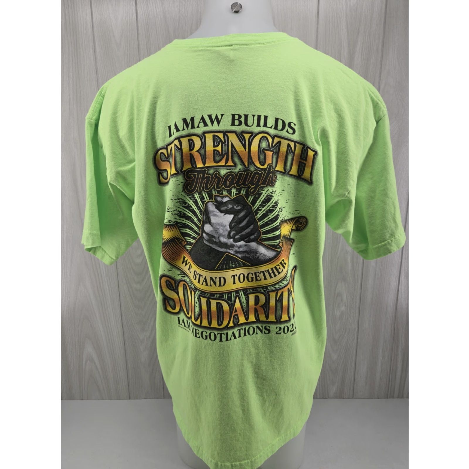 Vintage VINTAGE Bayside International Association of Machinists and Aerospace Workers T-Shirt 2XL Green adult Mens 2022 graphic print short sleeve crew neck Size US XXL / EU 58 / 5 - 2 Thumbnail