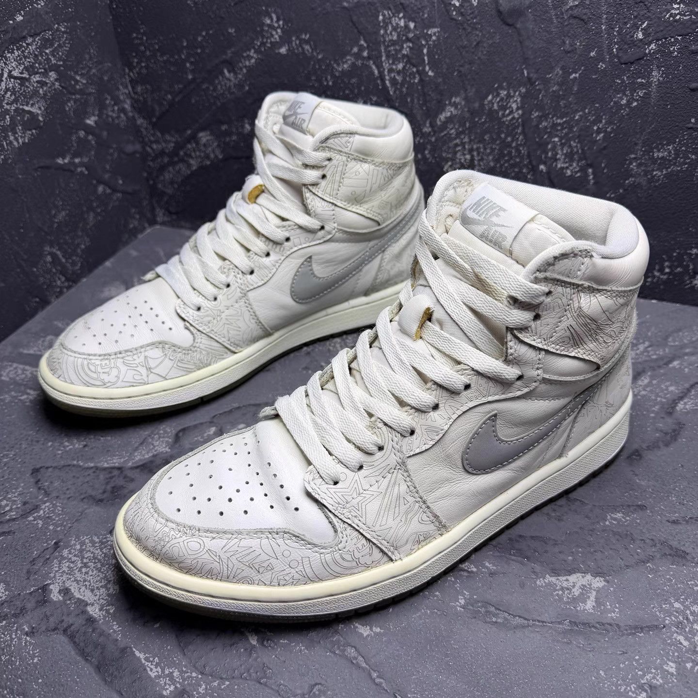 Nike Air Jordan 1 White Laser Q10 Size US 9 / EU 42 - 1 Thumbnail