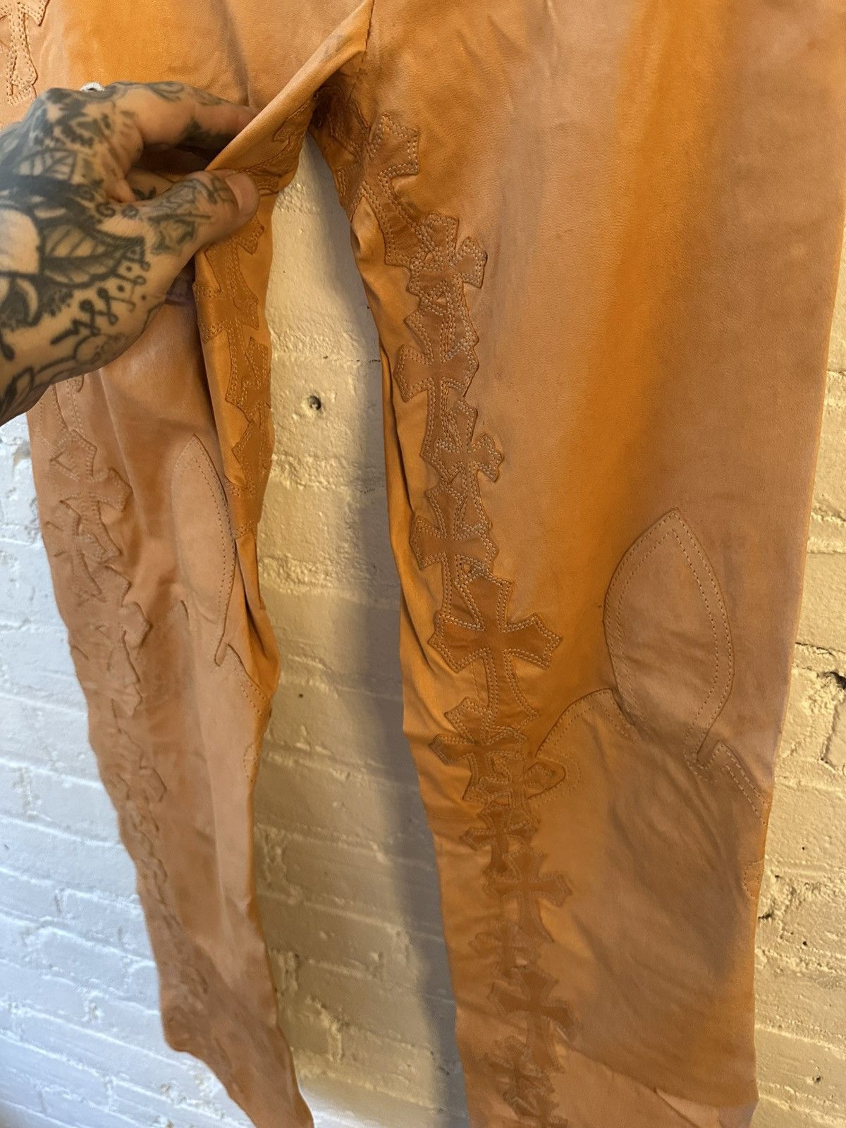 Chrome Hearts Chrome Hearts FLOODED CROSS LEATHER JEANS PEACH Size 26" / US 2 / IT 38 - 8 Thumbnail