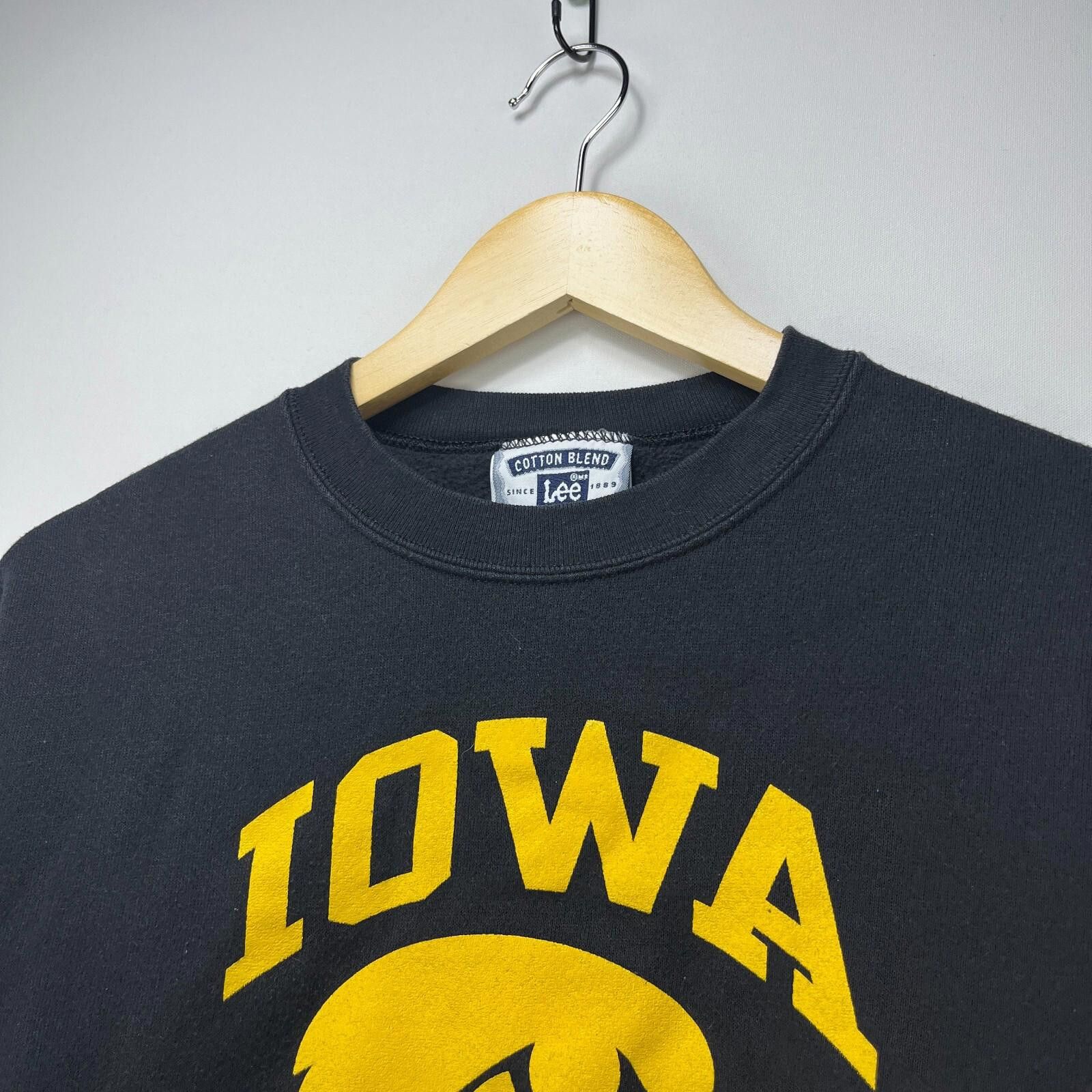 Vintage Vintage '90s Iowa Hawkeyes Sweatshirt University XS Size US XS / EU 42 / 0 - 3 Thumbnail
