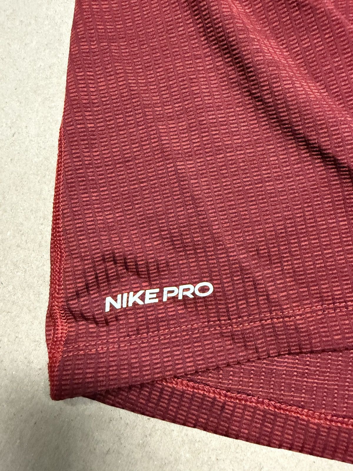 Nike Nike Pro DriFit Red workout Shirt XL Rare! Size US XL / EU 56 / 4 - 3 Thumbnail