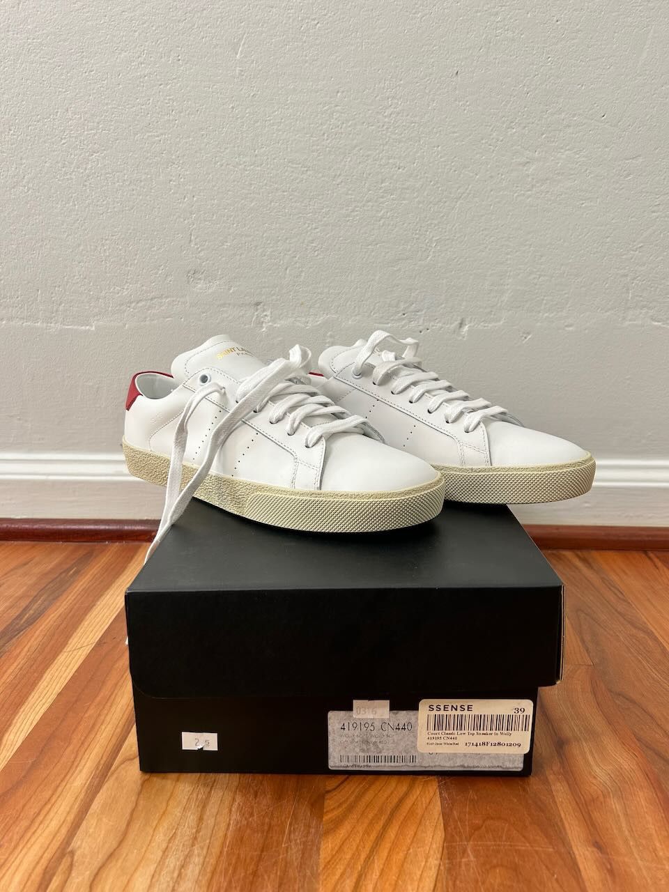 Saint Laurent Paris Saint Laurent Court Classic Low Top Sneaker Size US 9 / IT 39 - 1 Thumbnail