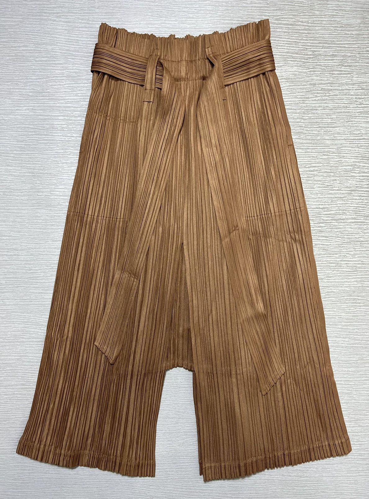 Issey Miyake Issey Miyake PleatsPlease Drop Crotch Belted Pleated Trouser Size 26" / US 2 / IT 38 - 2 Thumbnail