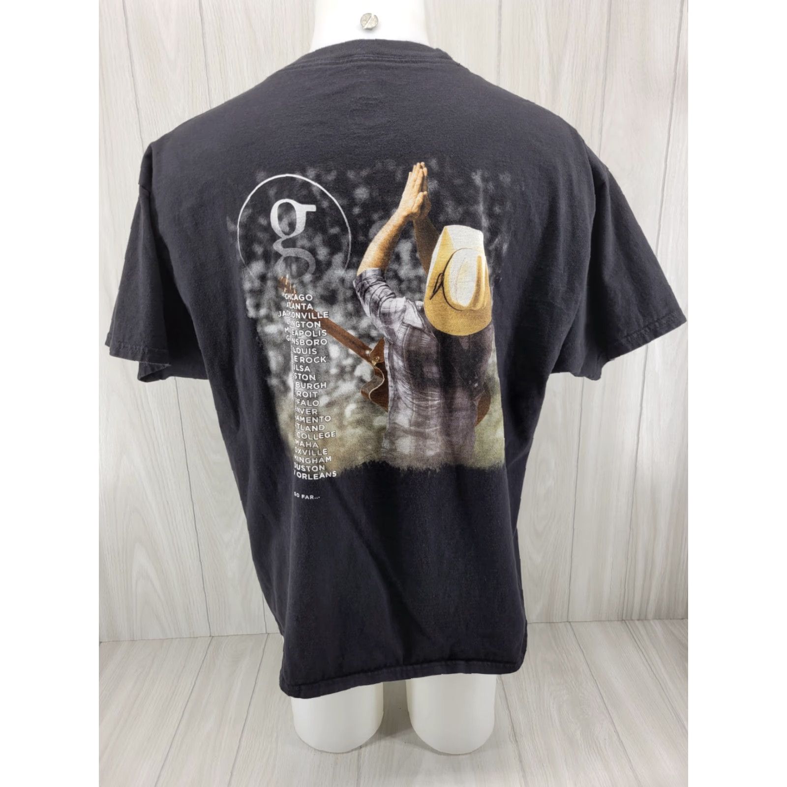 Hanes Garth Brooks World Tour 2014-15 Men's Black Short Sleeve Shirt XL Hanes T-Shirt Size US XL / EU 56 / 4 - 7 Thumbnail