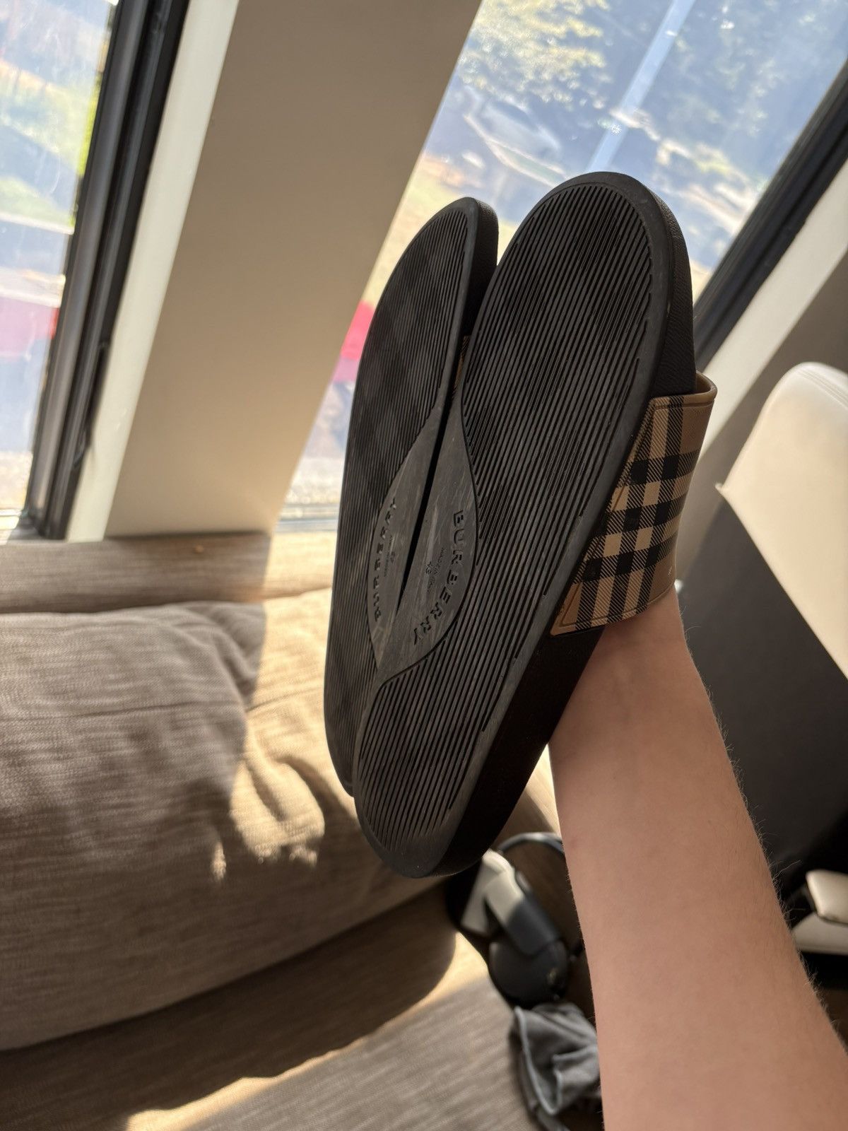 Burberry burberry mens slides Size US 9 / EU 42 - 2 Thumbnail