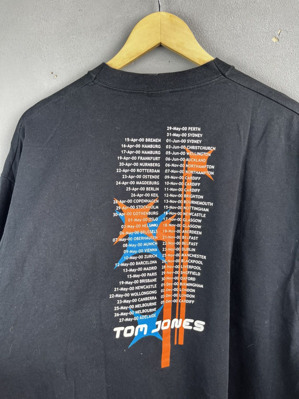 Band Tees Vintage Tom Jones 2000 European Australian Tour Size US XL / EU 56 / 4 - 8 Thumbnail