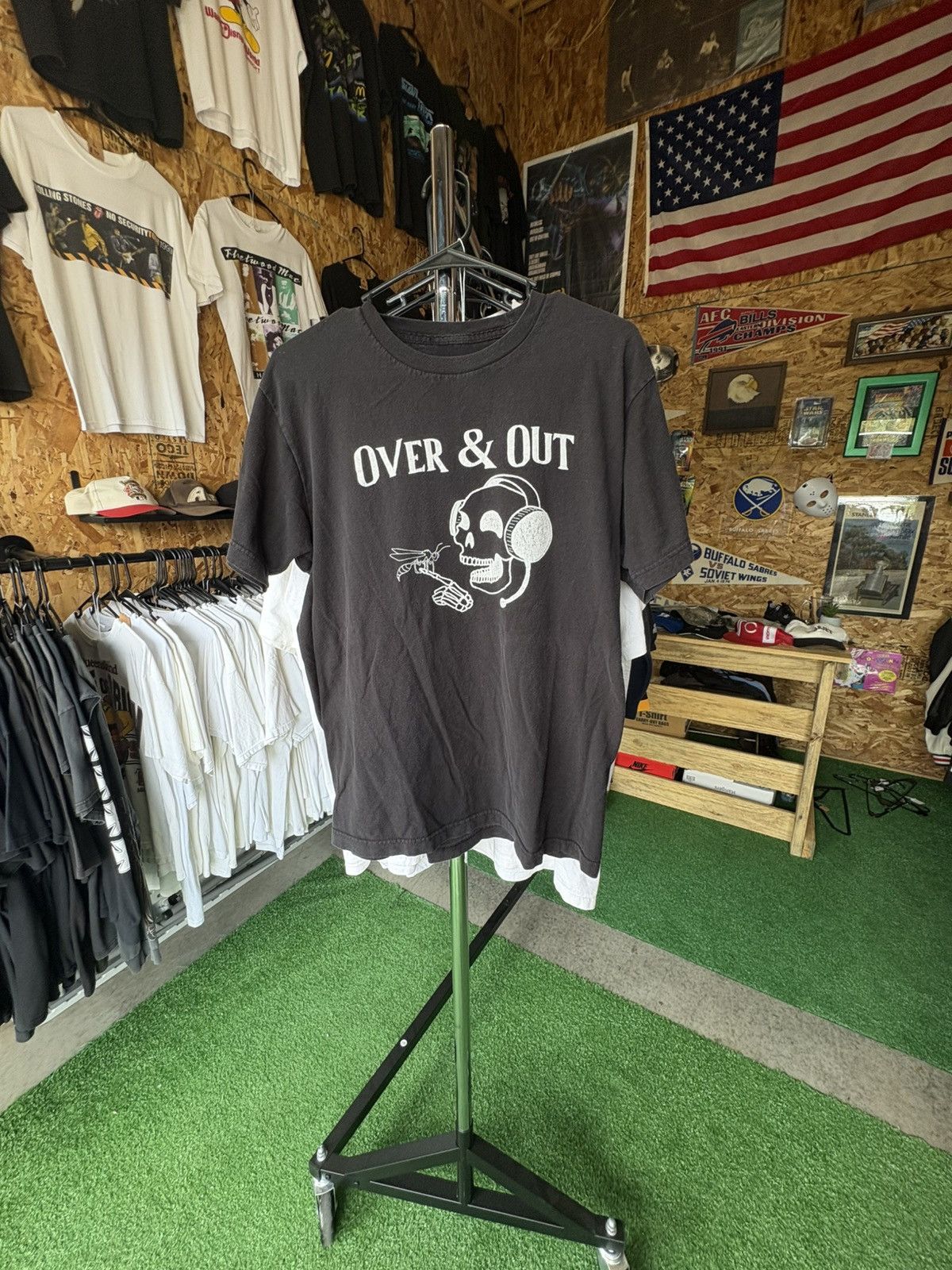 Vintage 1990’s Over and Out skull T-Shirt Size US L / EU 52-54 / 3 - 1 Thumbnail