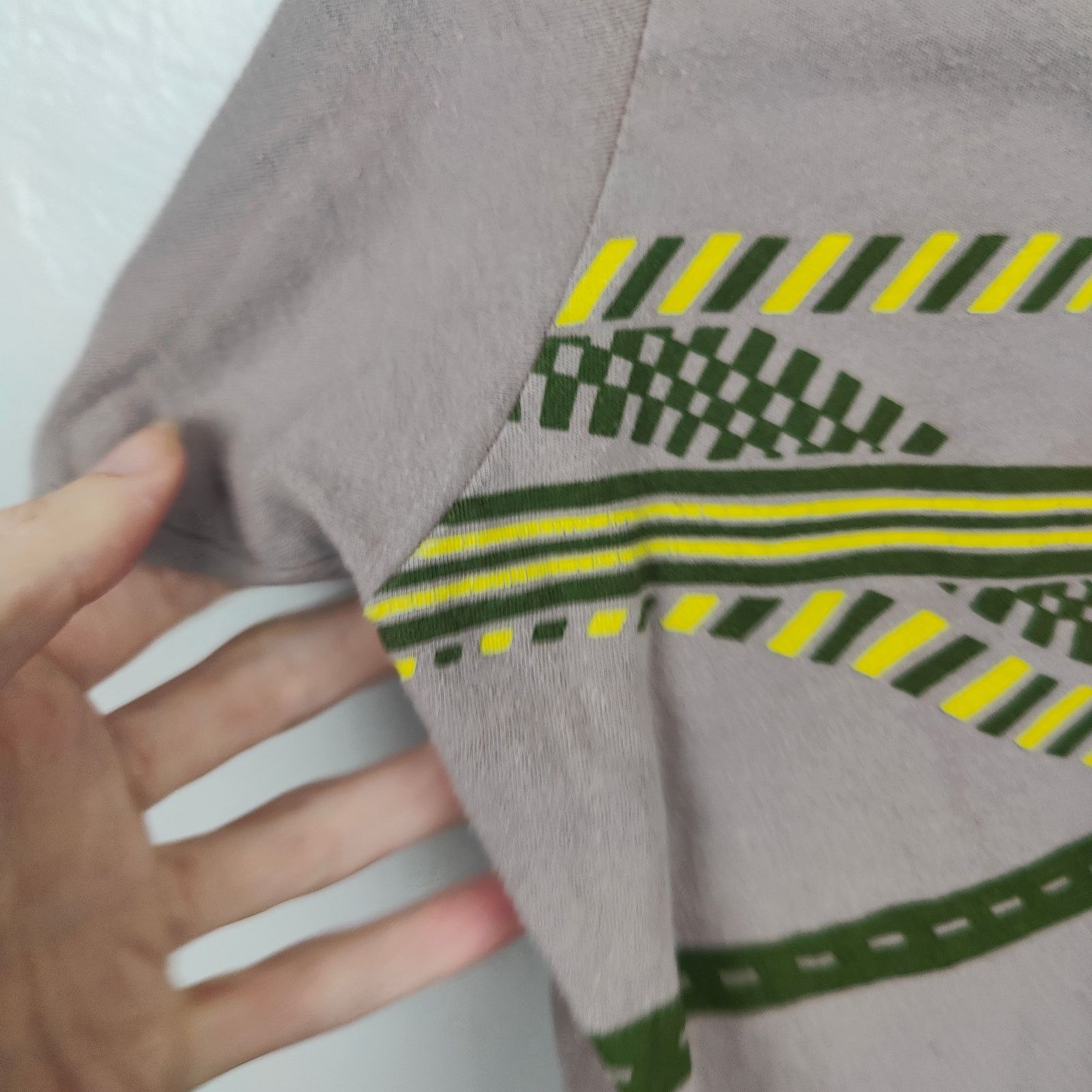 Patagonia Patagonia Graphic T-Shirt Mens Medium Taupe Swirling Stripes Size US M / EU 48-50 / 2 - 3 Thumbnail
