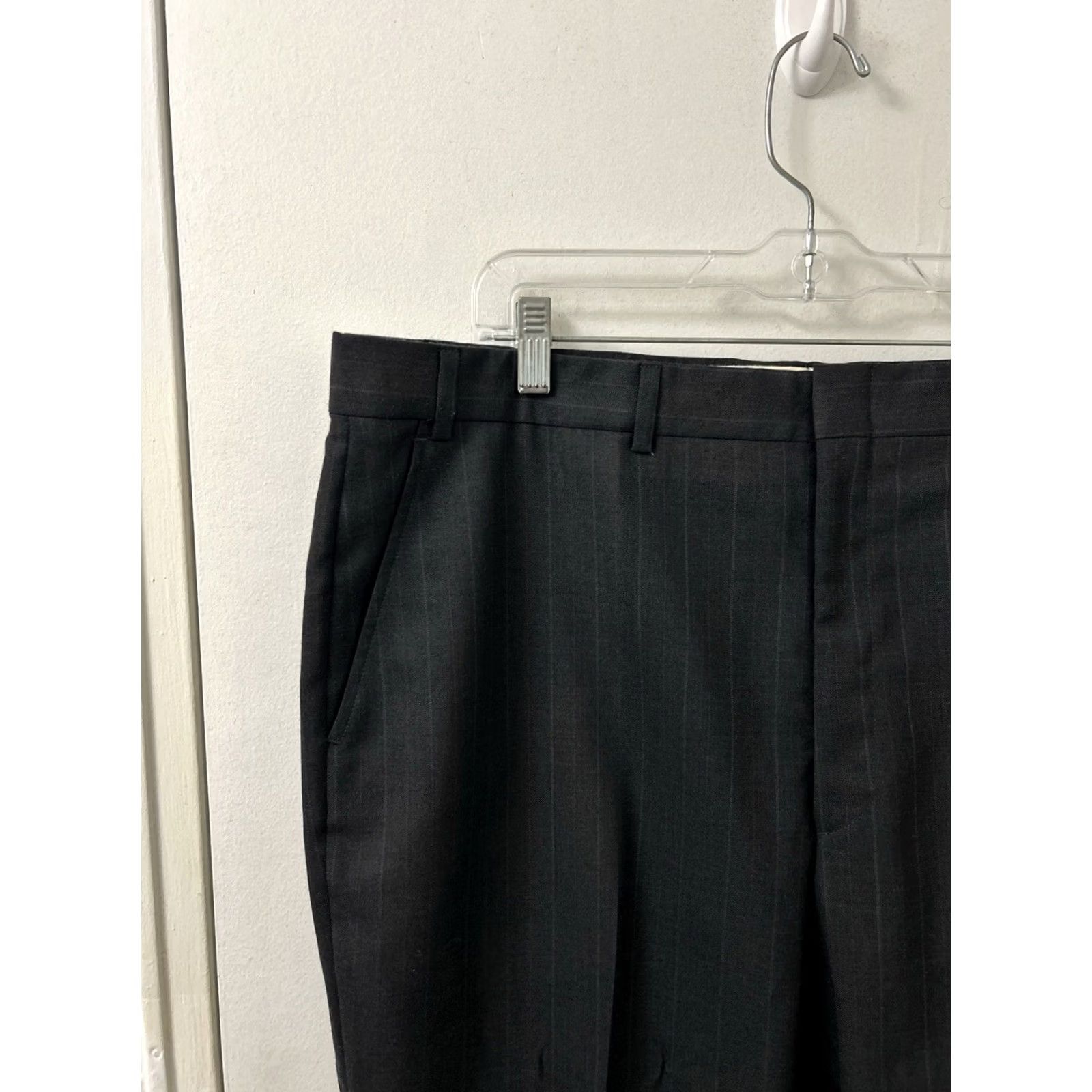 Vintage VINTAGE Towncraft Dress Pants Mens 40x31 Gray Pinstripe Wool Blend Straight Leg Dress Pants Mens 40 Regular Gray Pinstripe Wool Blend Boss Size US 40 / EU 56 - 4 Thumbnail