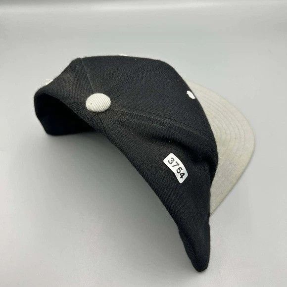 Mitchell & Ness San Antonio Spurs Hat Men Big Logo Embroidered Snap Back Cap Size ONE SIZE - 8 Thumbnail
