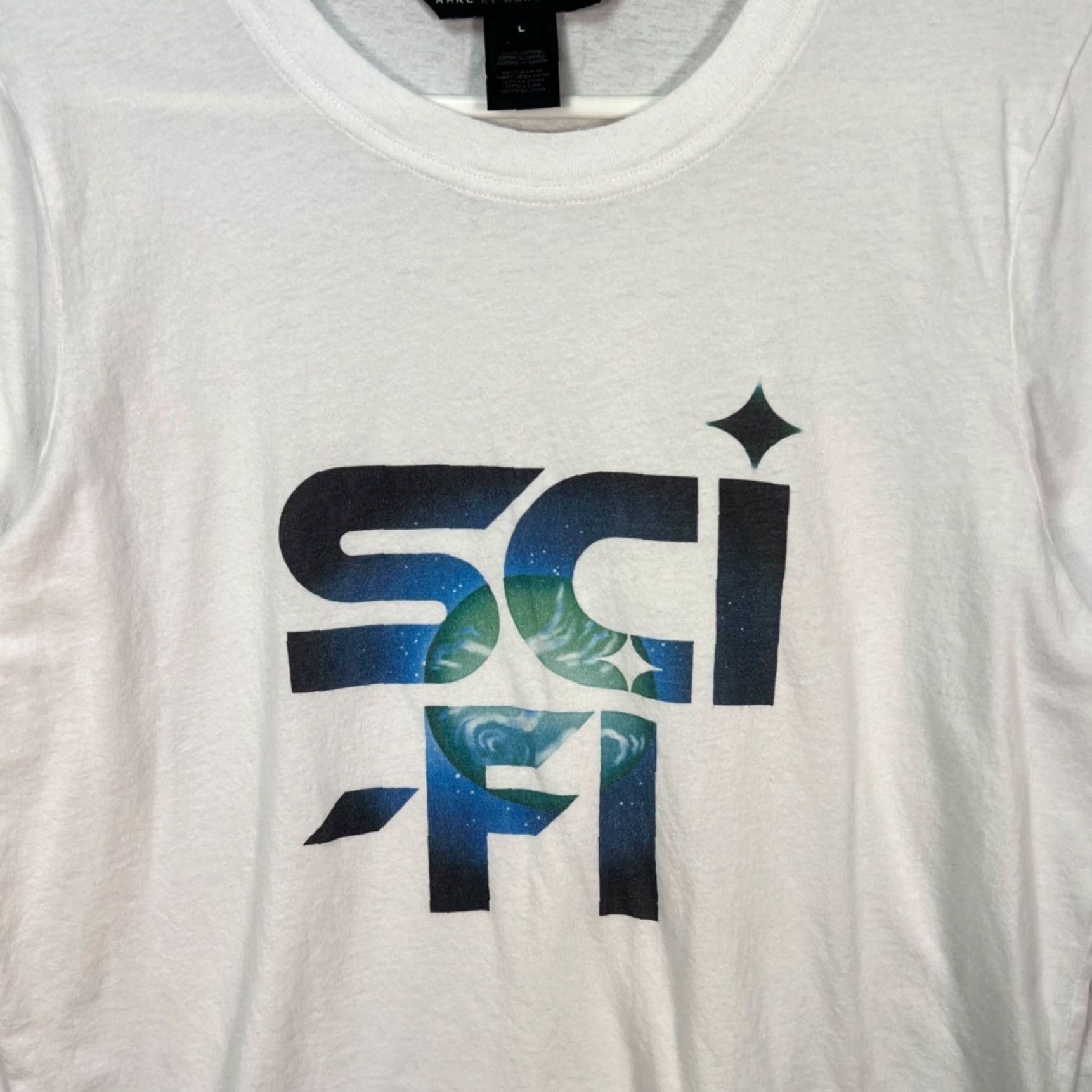 Marc by Marc Jacobs Marc by Marc Jacobs Long Sleeve White T-Shirt Sci-Fi Graphic Womens Size L Size L / US 10 / IT 46 - 4 Thumbnail