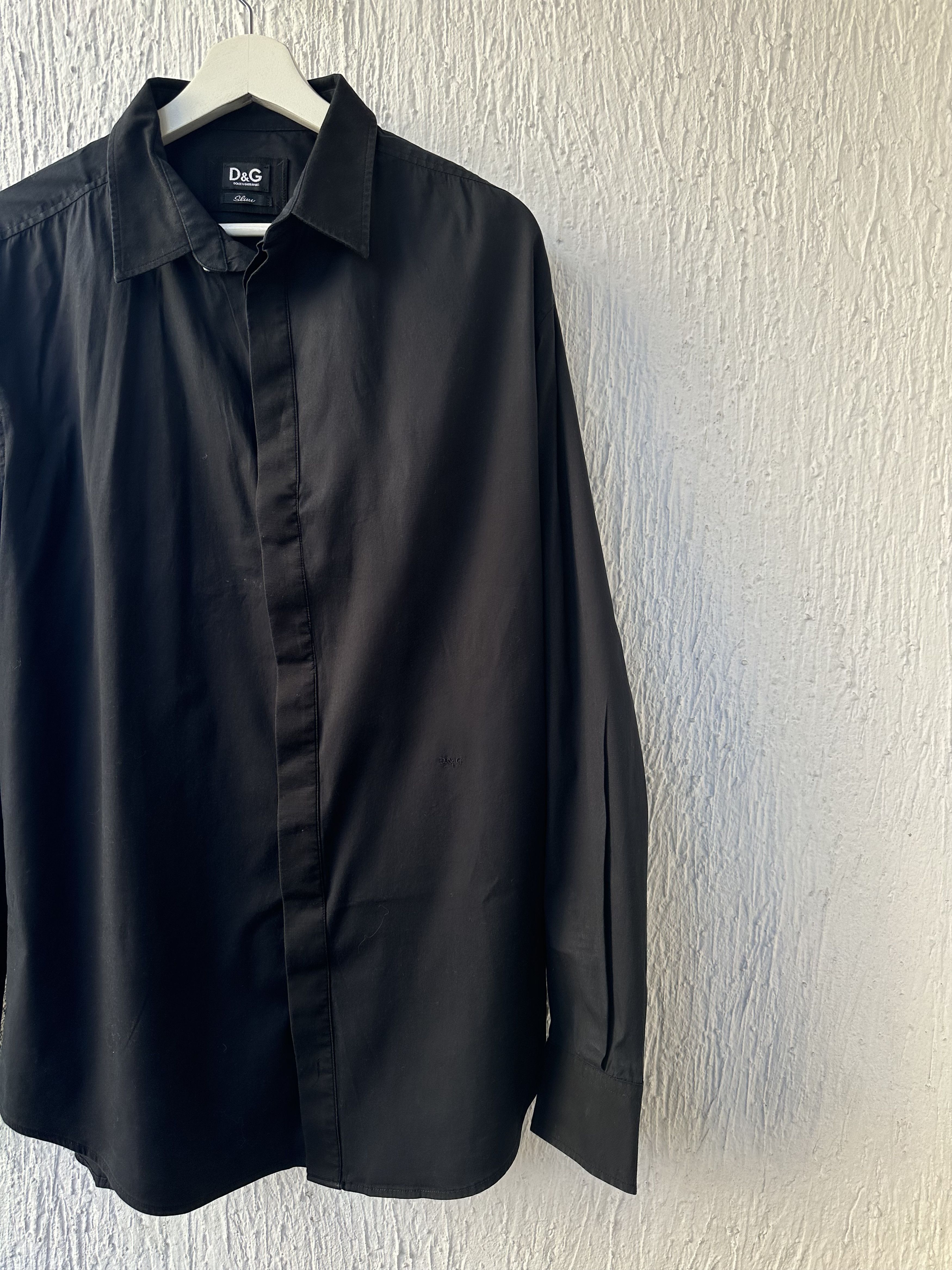Dolce & Gabbana slim black shirt Size US L / EU 52-54 / 3 - 2 Thumbnail