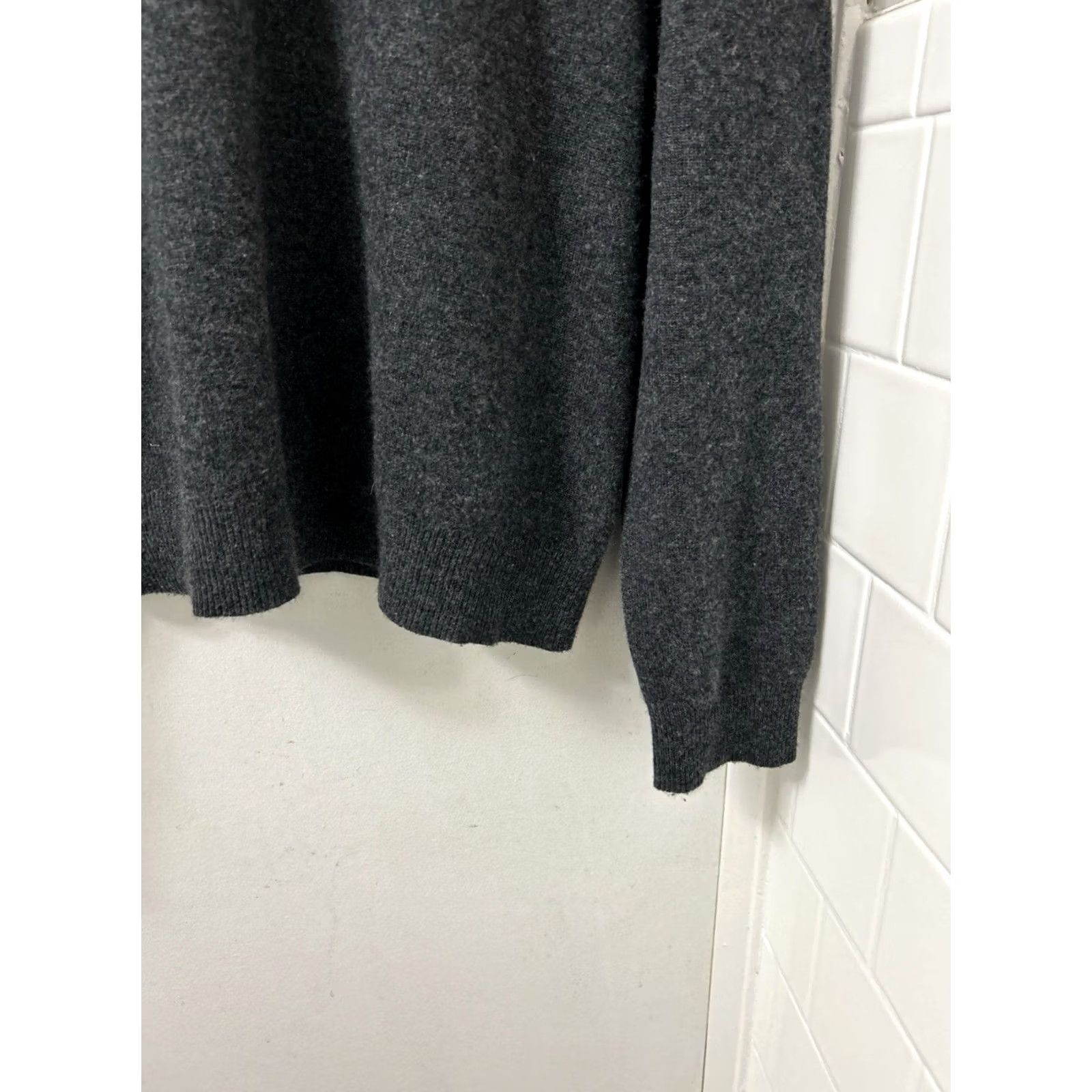 J.Crew J Crew Cashmere Sweater Mens Large Charcoal Grey V Neck Pullover L/S Italian Size US L / EU 52-54 / 3 - 5 Thumbnail