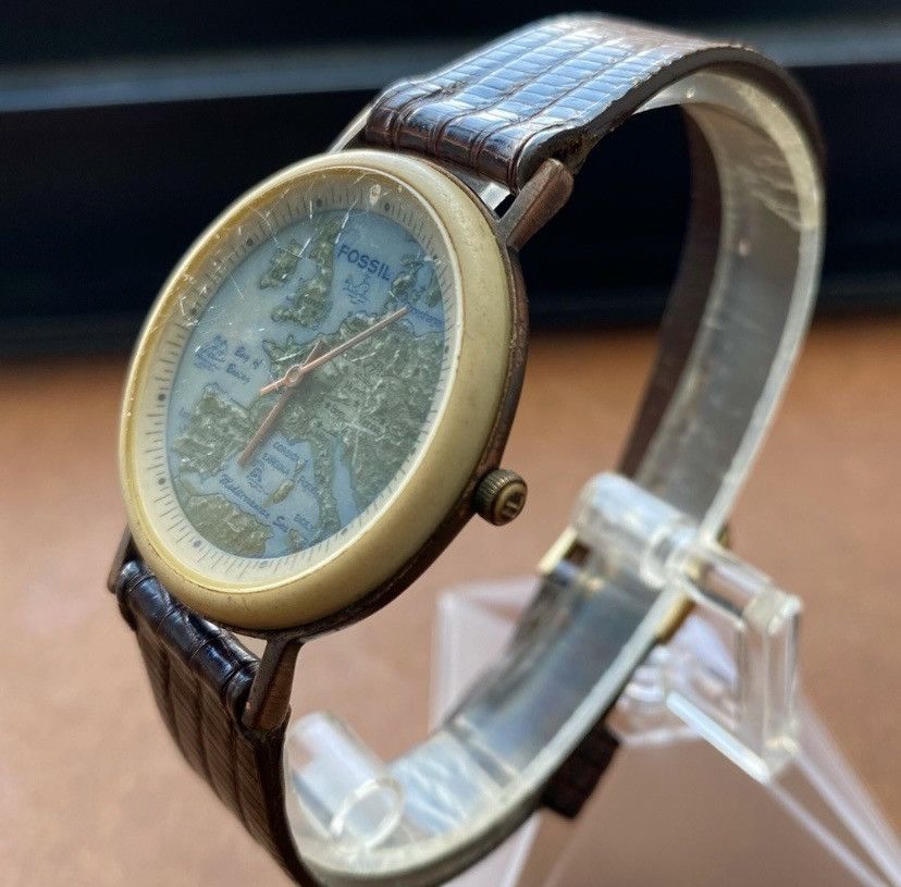 Fossil 1995 FOSSIL EUROPEAN MAP STONE WATCH BW-6742 Size ONE SIZE - 3 Thumbnail