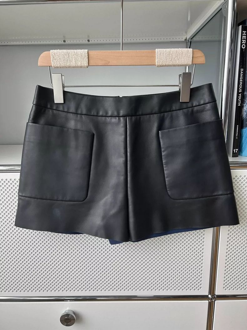 Balenciaga Balenciaga Black leather shorts Size 25" / US 0 / IT 36 - 1 Thumbnail