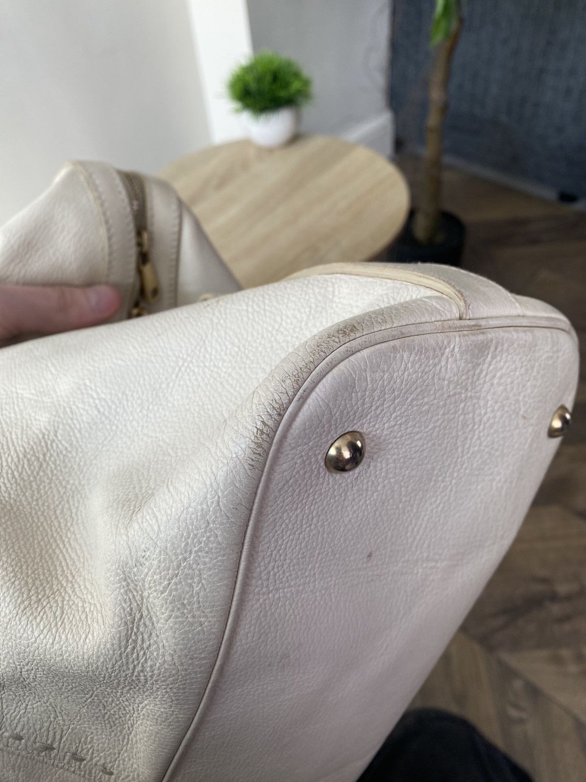 Yves Saint Laurent Vintage Yves Saint Laurent Cream Leather "Large Muse" Bag Size ONE SIZE - 16 Thumbnail
