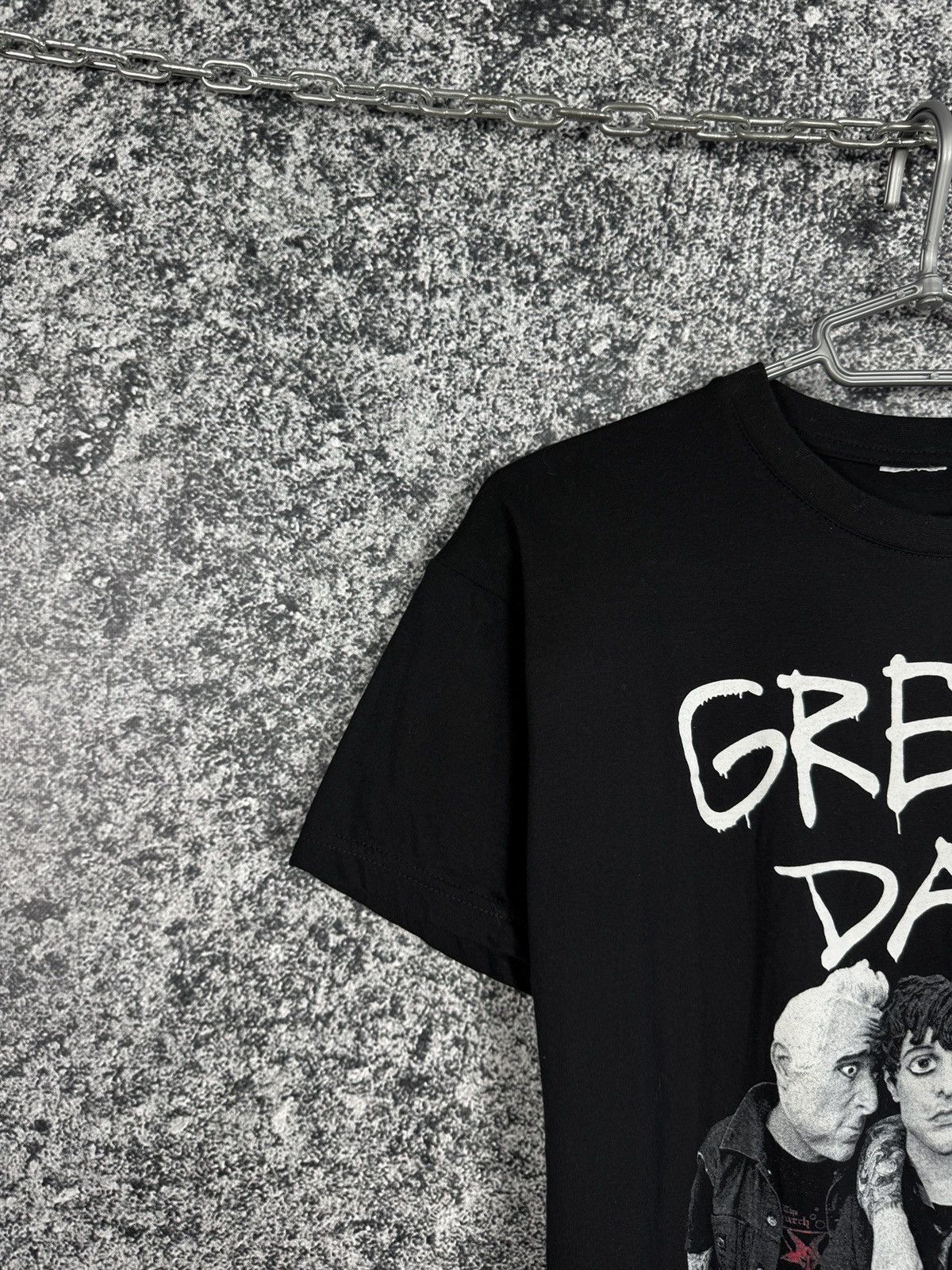 Band Tees Green Day Revolution Radio T-Shirt Music Band Tee Size S Size US S / EU 44-46 / 1 - 3 Thumbnail