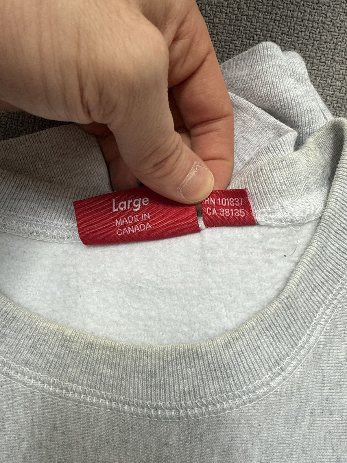 Supreme 2018 - Box Logo Crew - Grey - Large Size US L / EU 52-54 / 3 - 5 Thumbnail