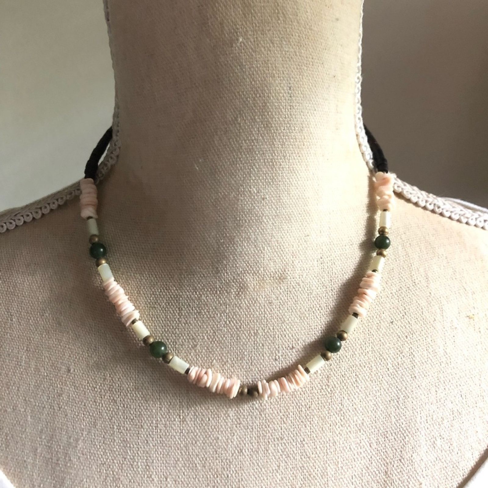 Vintage Vintage 70s boho stone jade coral choker necklace Size ONE SIZE - 3 Thumbnail