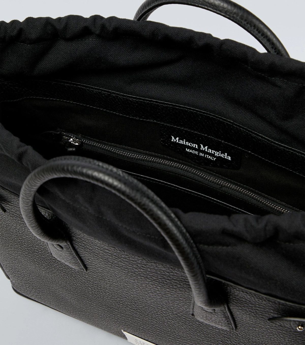Maison Margiela oc11z0325 Size: OS / Tote Bag in Black Size ONE SIZE - 6 Thumbnail