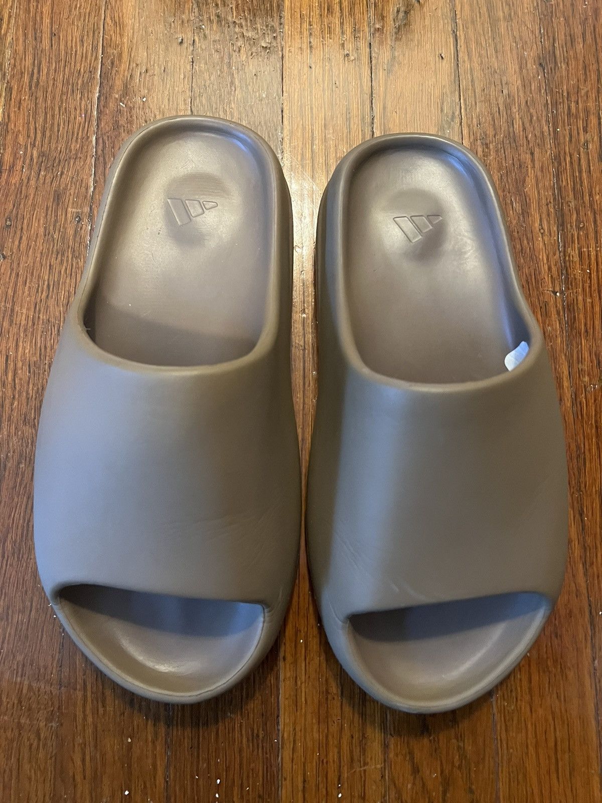Yeezy Slide ‘Earth Brown’