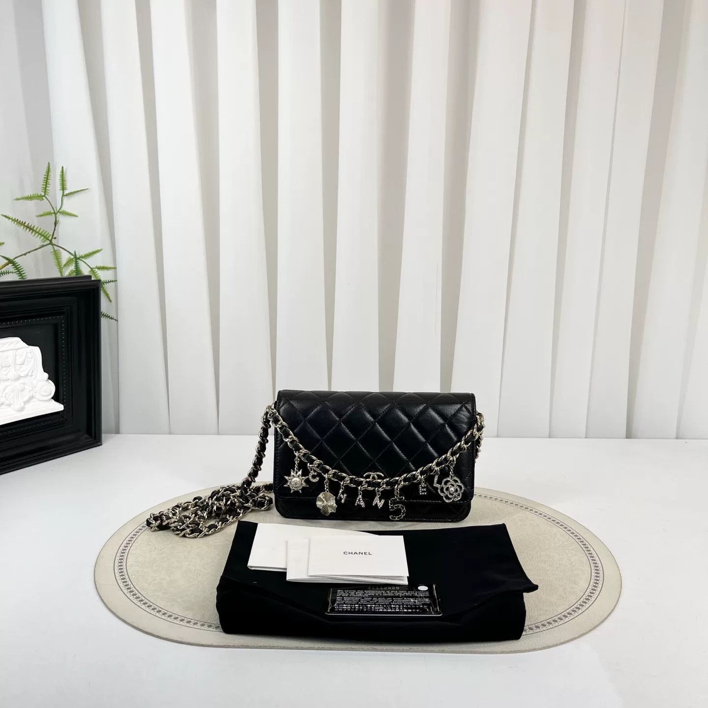 Chanel Pre-loved Bag Very good condition Size ONE SIZE - 1 Thumbnail