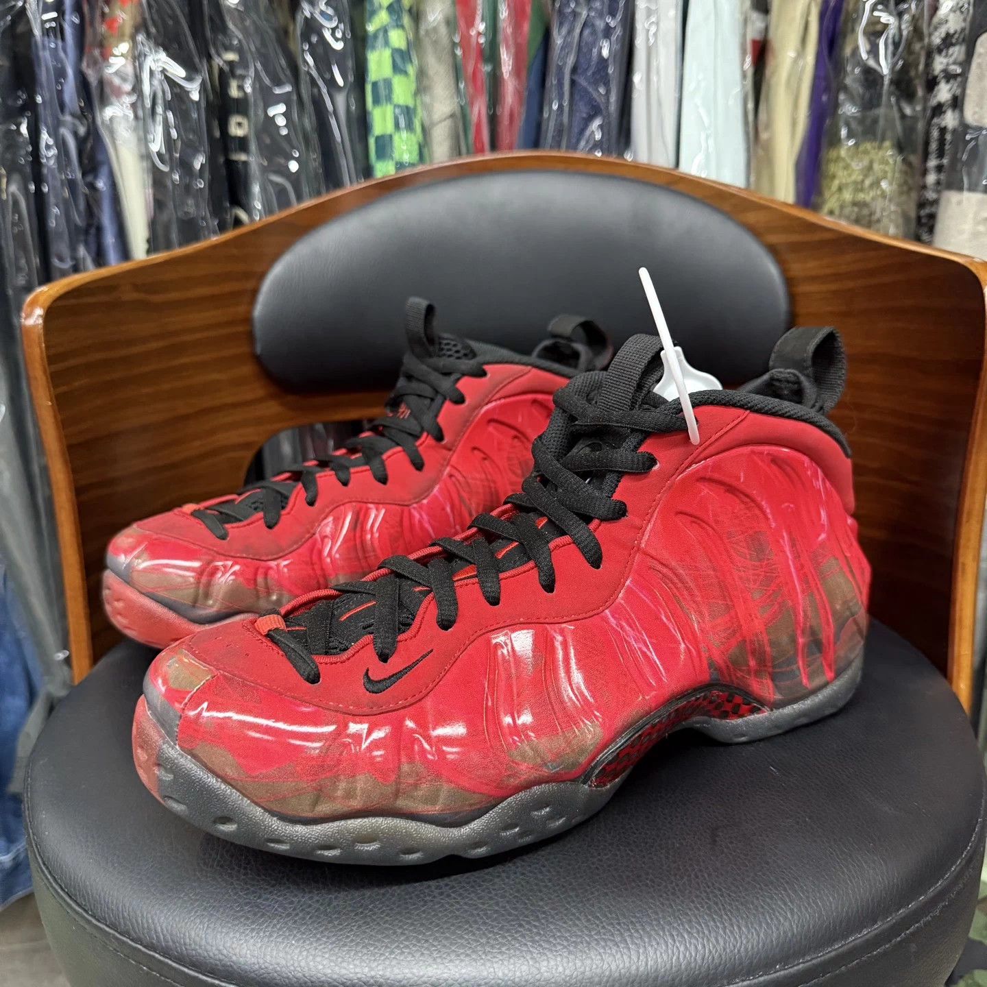 Nike Charity Spray Red 42 98% New Size US 9 / EU 42 - 1 Thumbnail