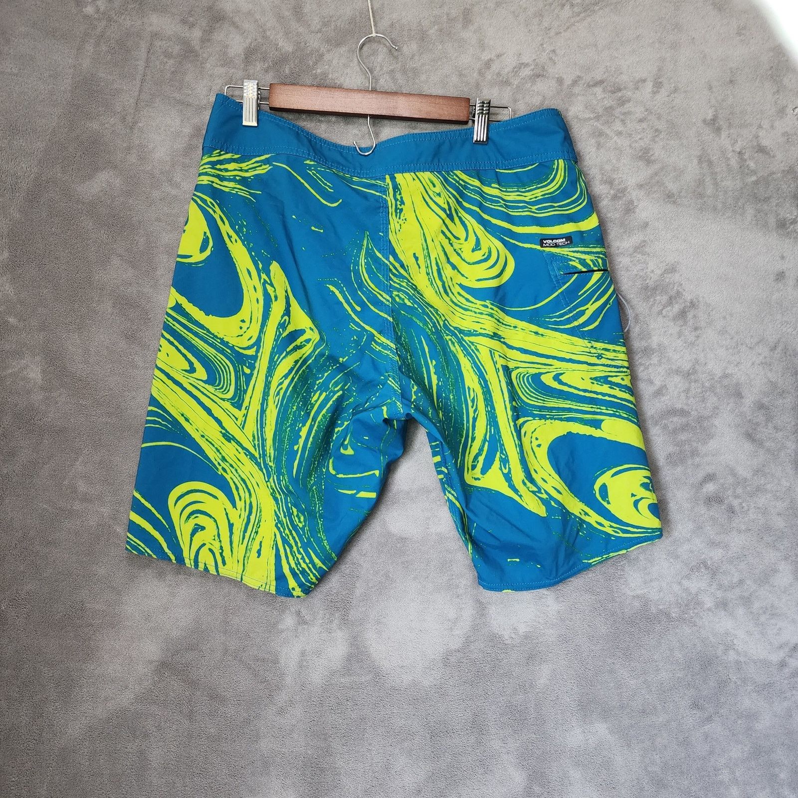 Volcom Volcom Men's 33 Abstract Board Shorts Blue/Green Size US 33 - 2 Thumbnail