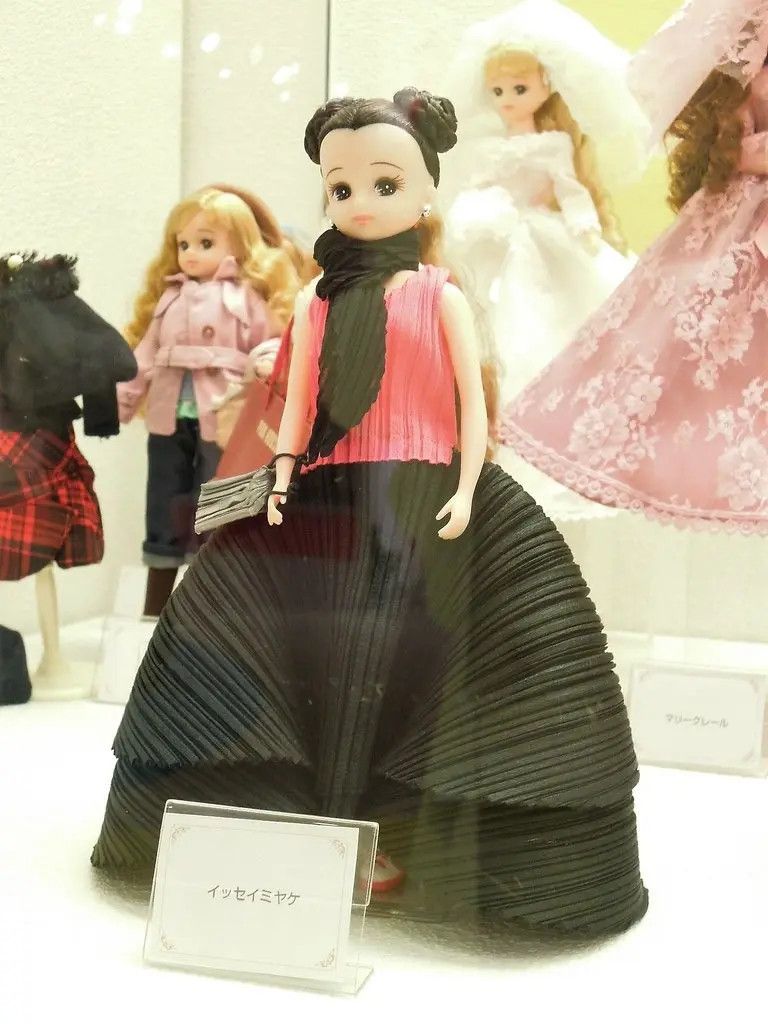 Issey Miyake 2008 Issey Miyake Pleats Please Licca-Chan Doll Size ONE SIZE - 5 Thumbnail