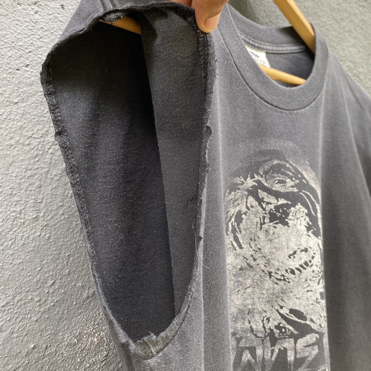 Vintage 💥SICK💥Thrashed Faded Vintage Screaming Man ERD GRUNGE TEE Size US L / EU 52-54 / 3 - 4 Thumbnail