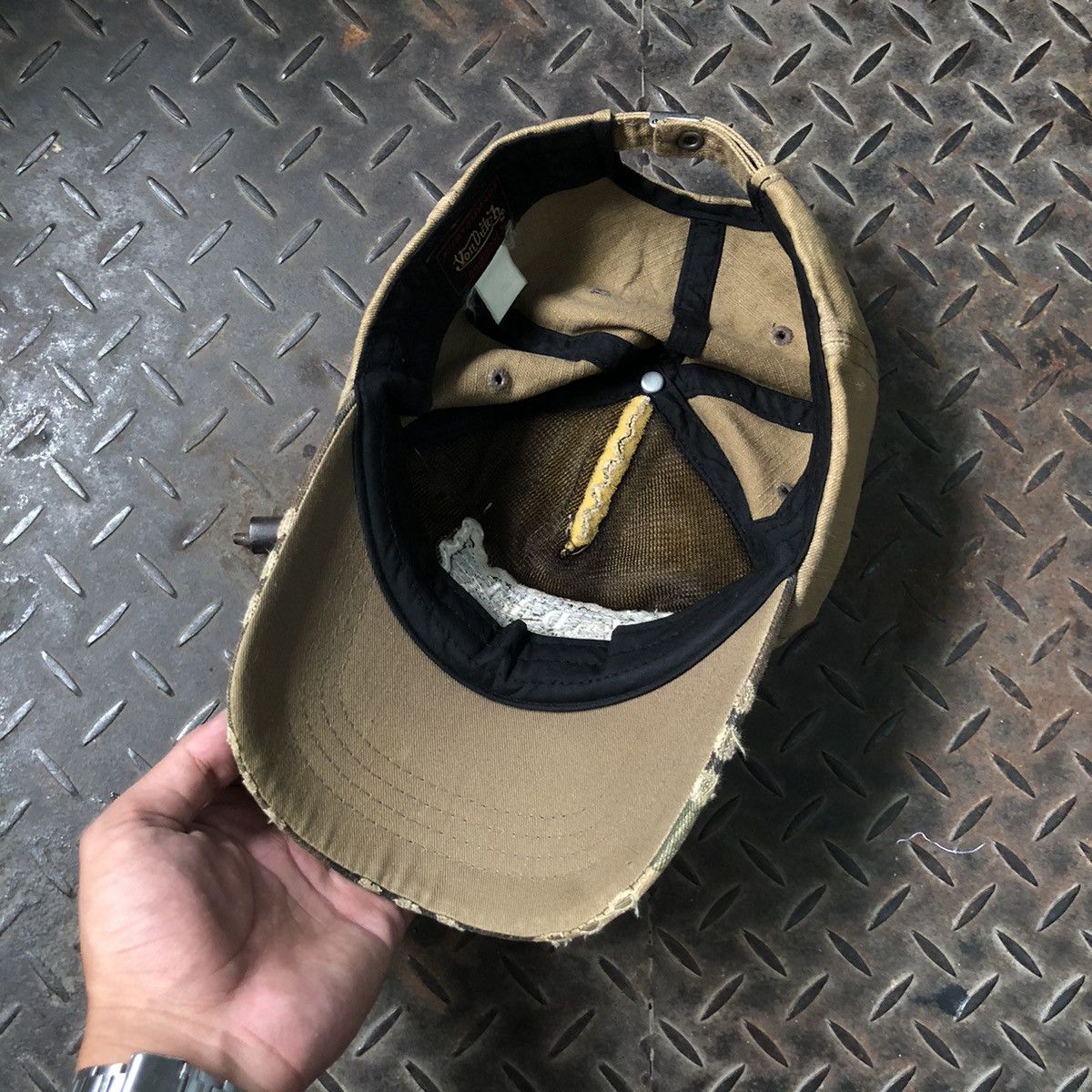 Von Dutch Vintage Vondutch Ripped Army Camouflage Distressed Hat Size ONE SIZE - 6 Thumbnail