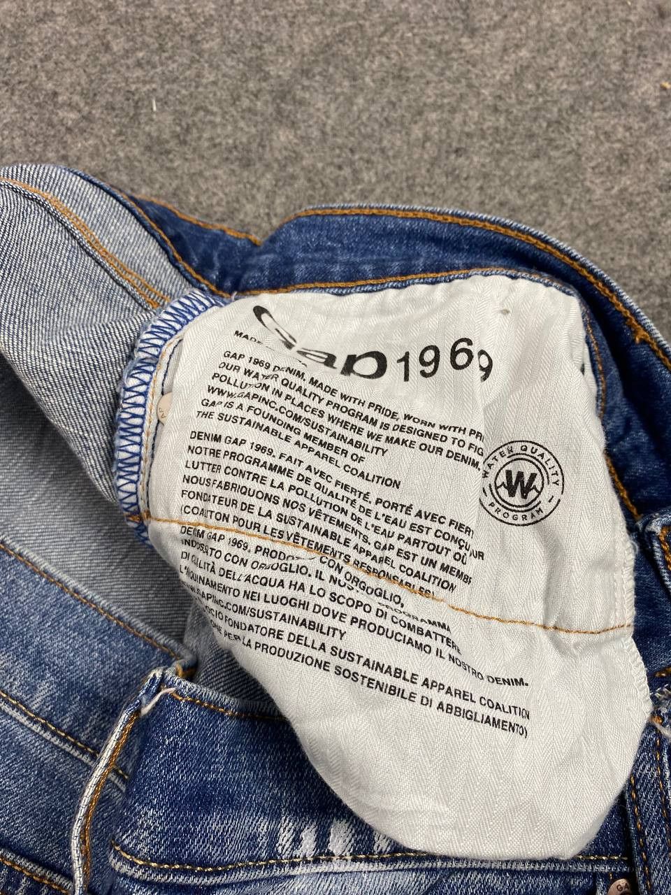 Gap gap japanese brands paint splatter distressed denim Size 36" / US 14 / IT 50 - 15 Thumbnail