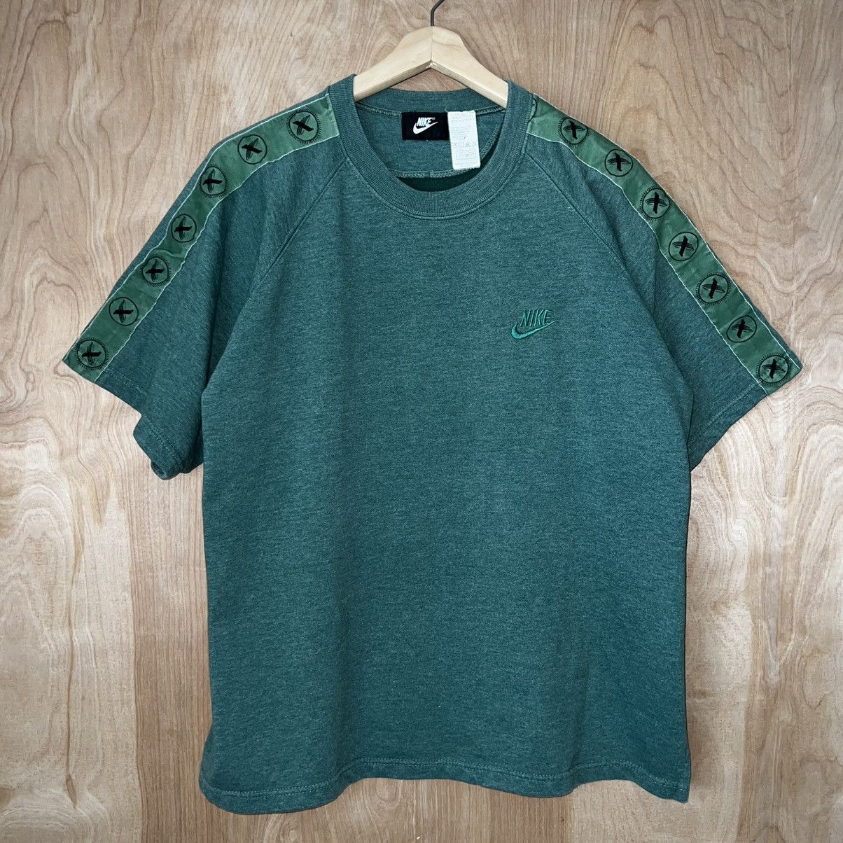 Nike VINTAGE 90s NIKE OVERSIZED SHORT SLEEVE LOGO SWEATSHIRT Size US L / EU 52-54 / 3 - 1 Thumbnail
