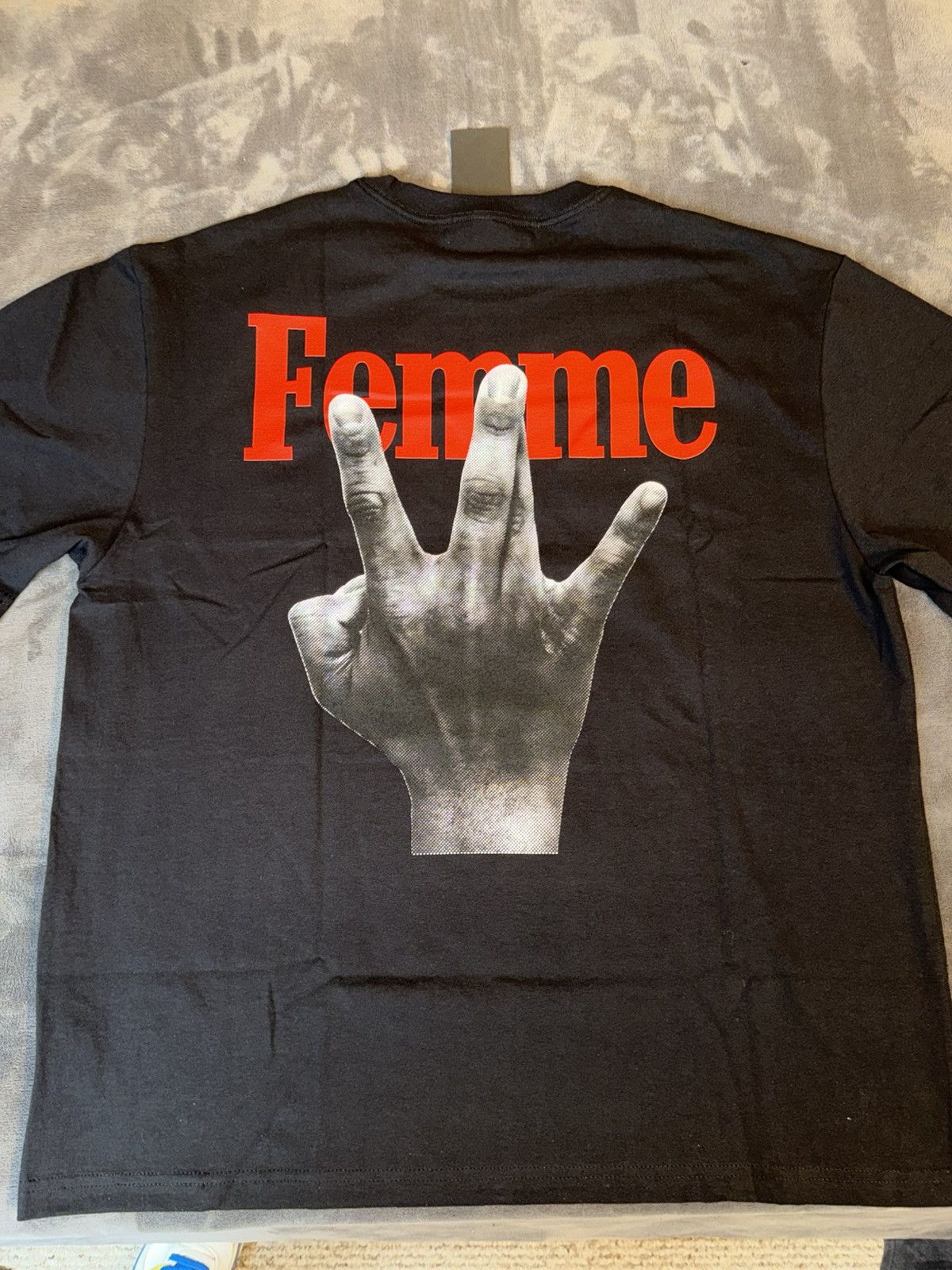 Homme + Femme La Homme + Femme Twisted Fingers Graphic T-Shirt size XL Size US XL / EU 56 / 4 - 2 Thumbnail
