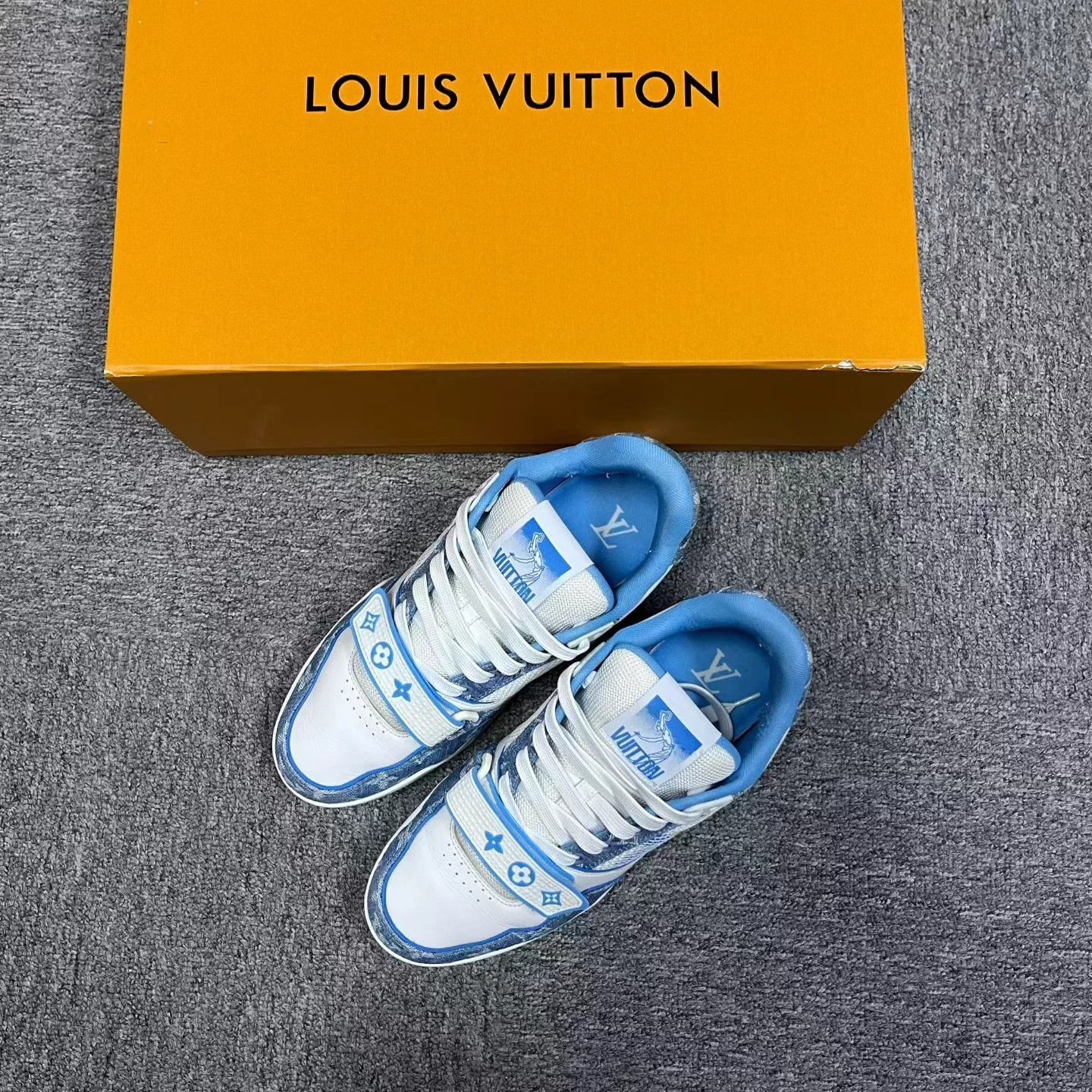 Louis Vuitton LV Blue/White Floral Leather Low-Top Sneakers 6.5 US Size US 6.5 / IT 36.5 - 1 Thumbnail