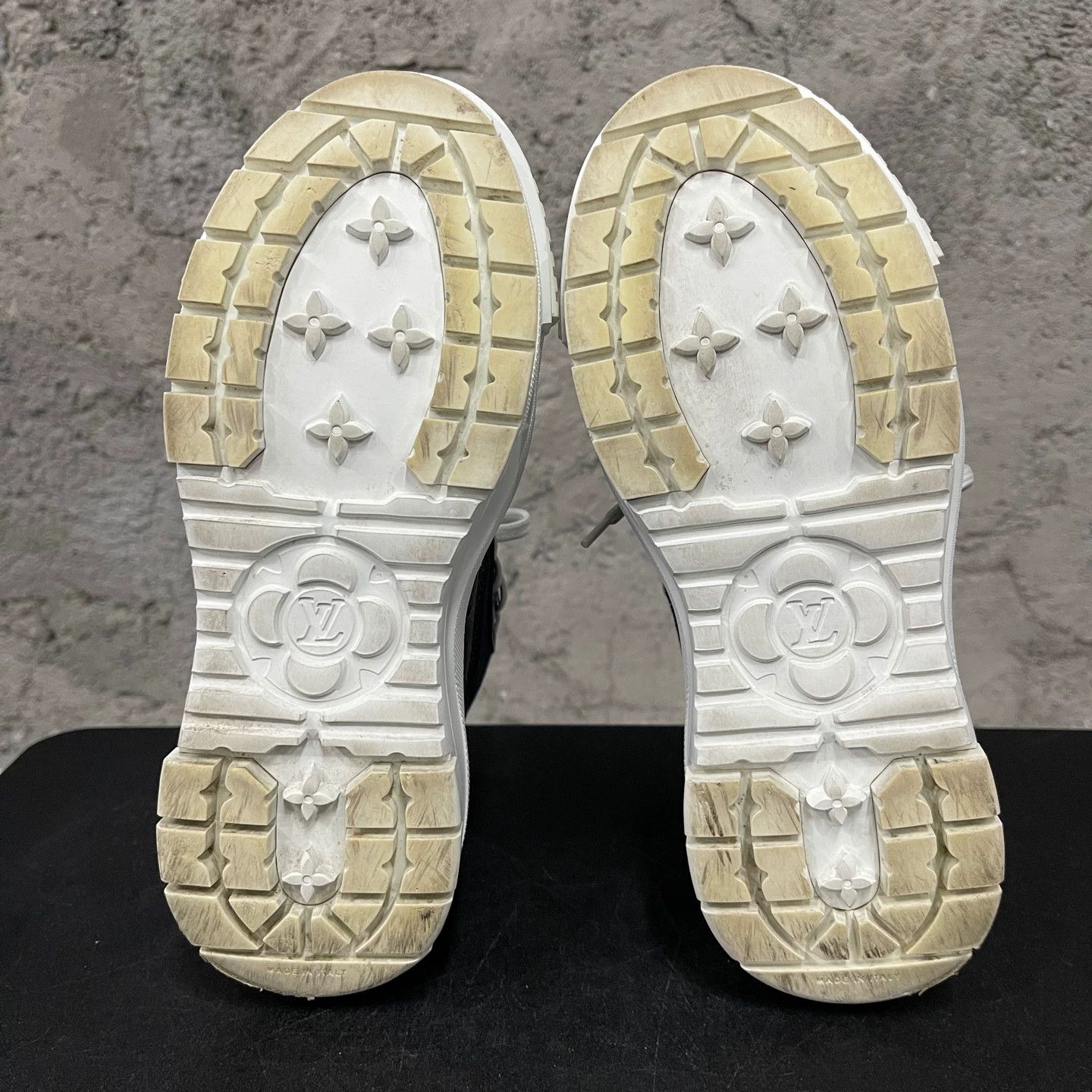 Louis Vuitton Louis Vuitton high top sneakers size 36 as shown Size US 5 / IT 35 - 7 Thumbnail