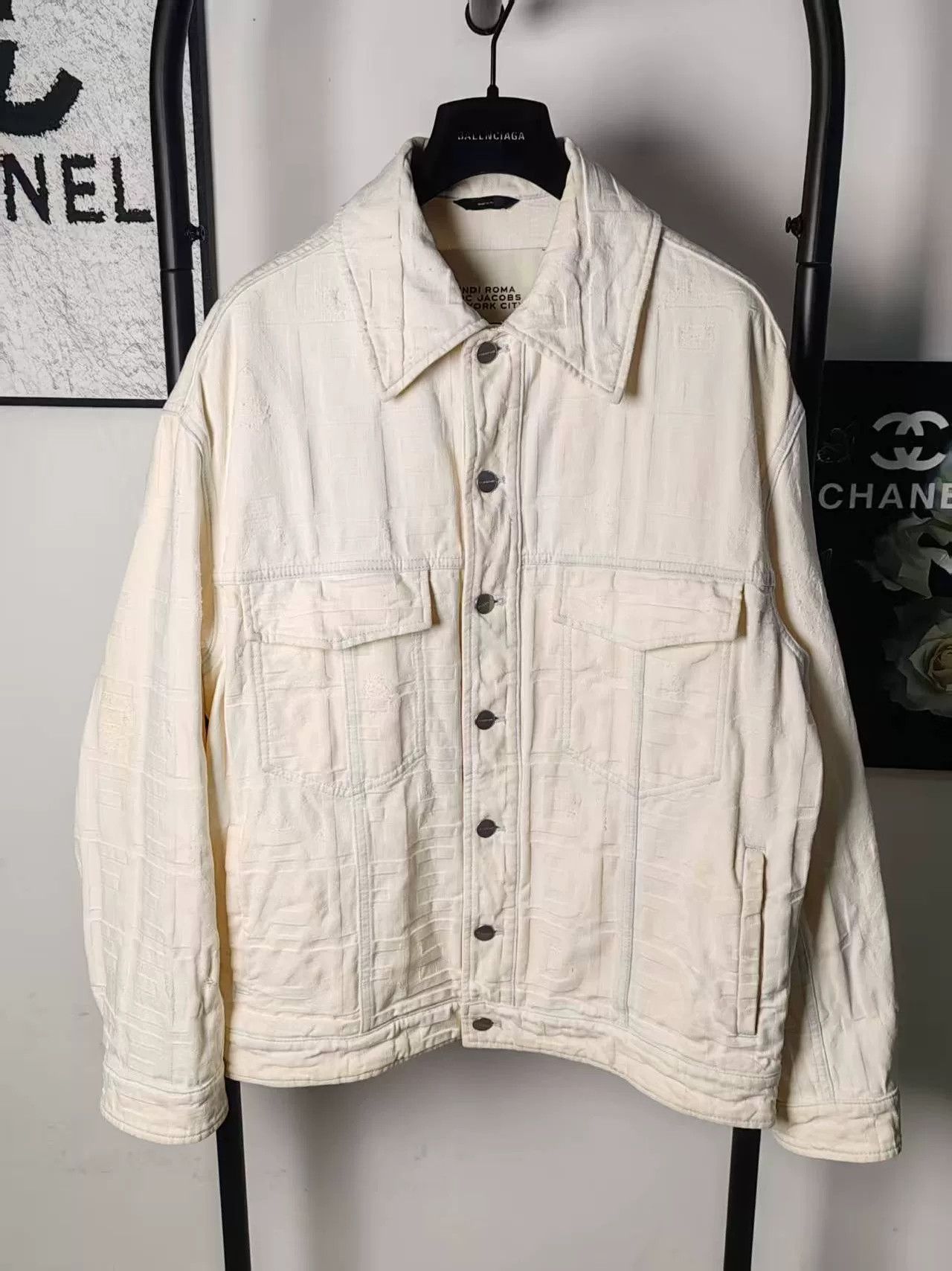 Fendi fendi distressed denim jacket with print Size US M / EU 48-50 / 2 - 1 Thumbnail