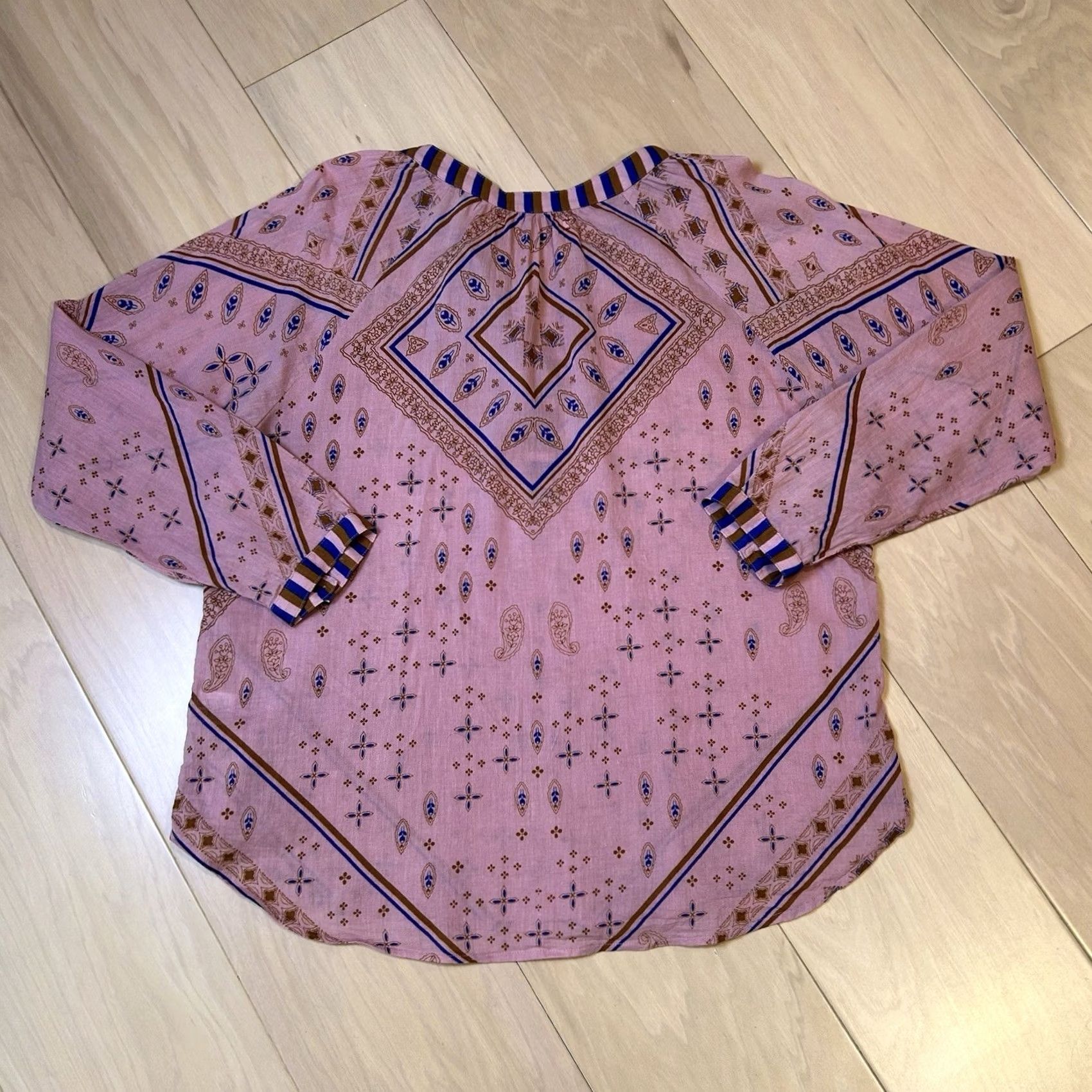 Xirena Xirena Blouse V-Neck Long Sleeve Button Cotton Pink Geometric Women's Small Relaxed Casual Shirt Size S / US 4 / IT 40 - 3 Thumbnail
