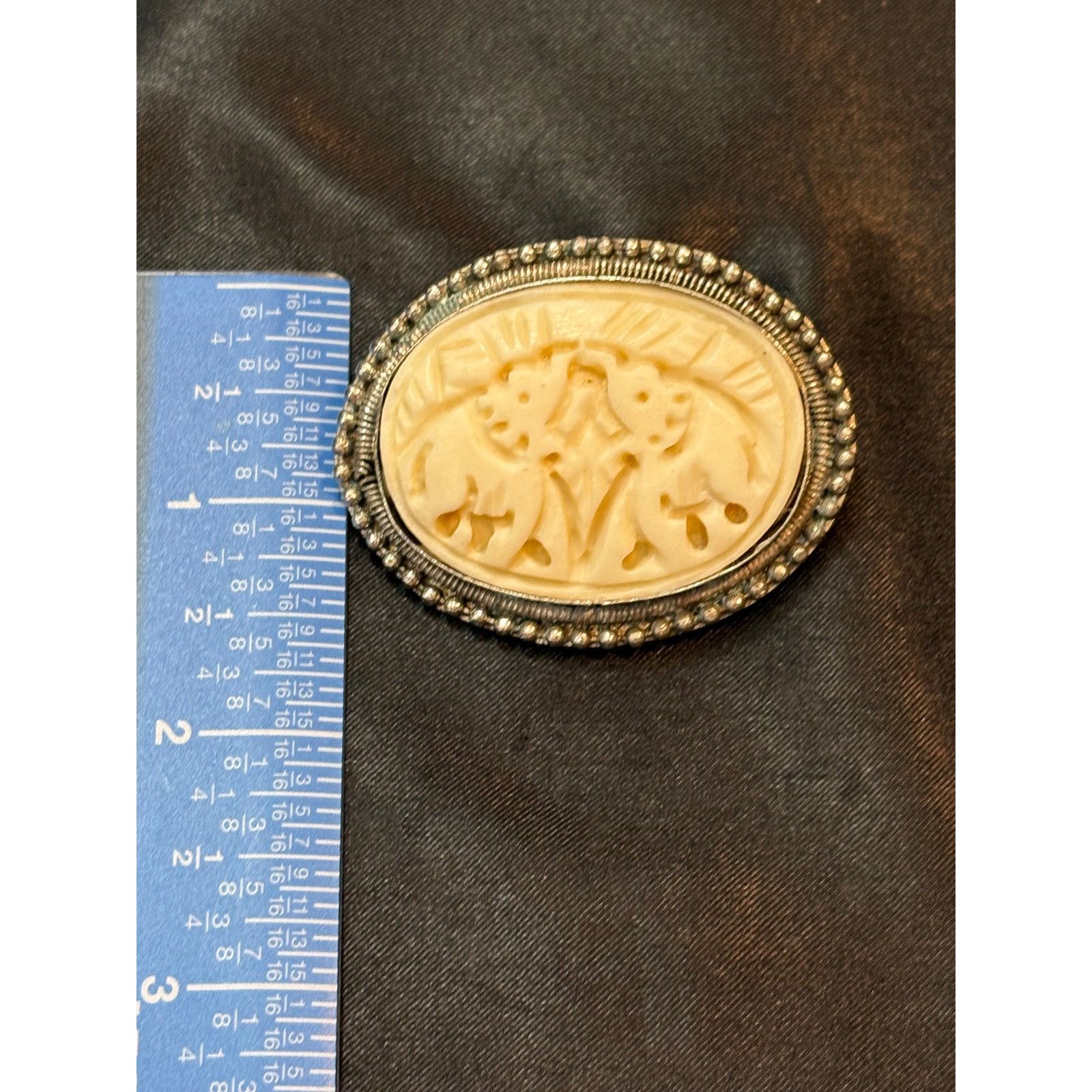 Other Vintage Hand Carved Bone Figural Brooch 2.25” 19g UNSIGNED Size ONE SIZE - 3 Thumbnail