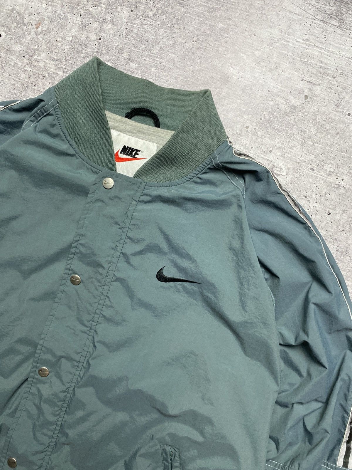 Nike Vintage Nike Nylon Bomber Jacket Size US L / EU 52-54 / 3 - 5 Thumbnail